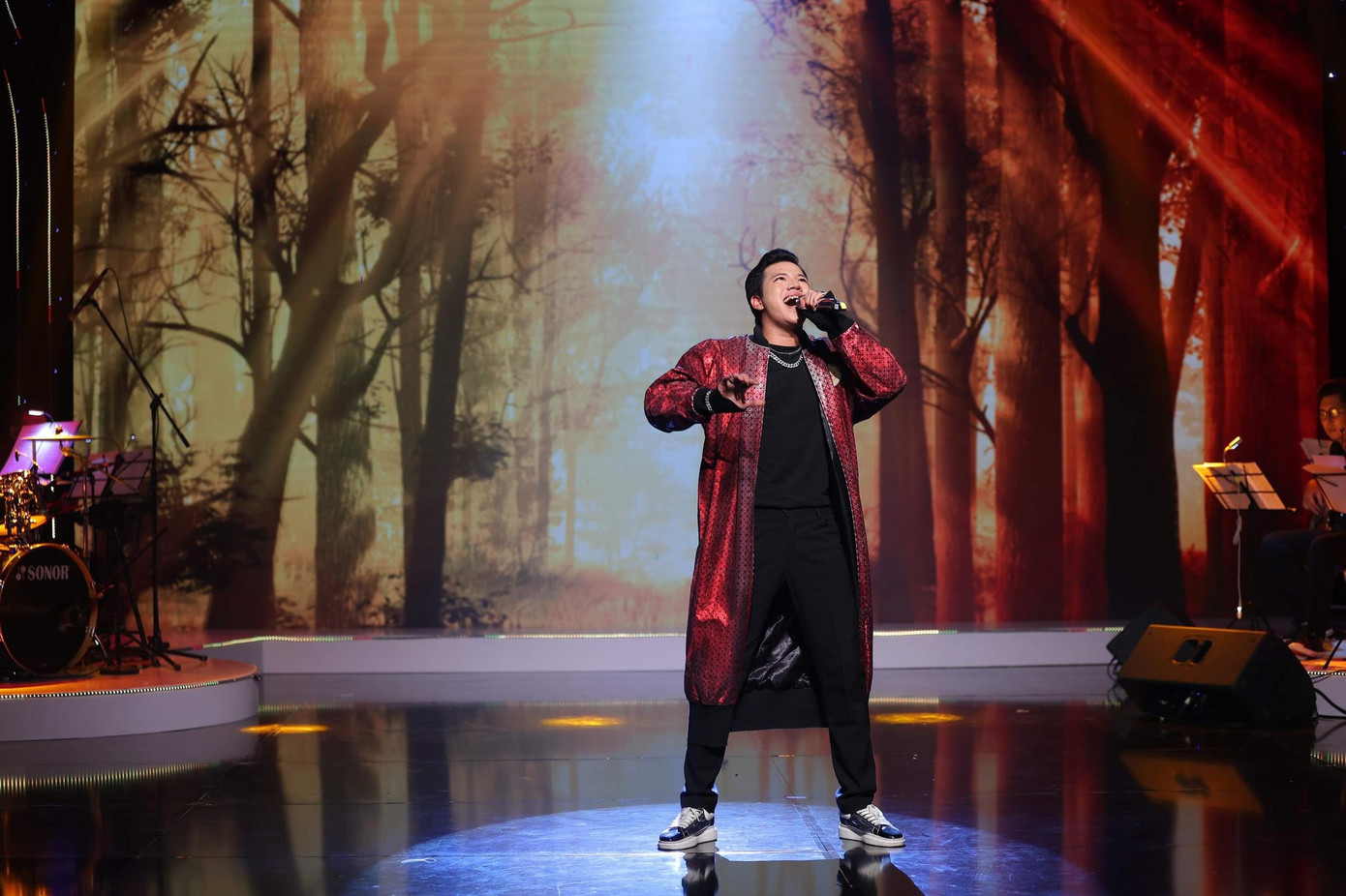 Gần đây, Trịnh Sơn đã đoạt Quán quân “Sao Mai khu vực miền Nam 2022” ở thể loại “Dòng nhạc nhẹ”, mang đến cảm xúc và sự tự hào cho những người theo dõi, ủng hộ cậu bạn.