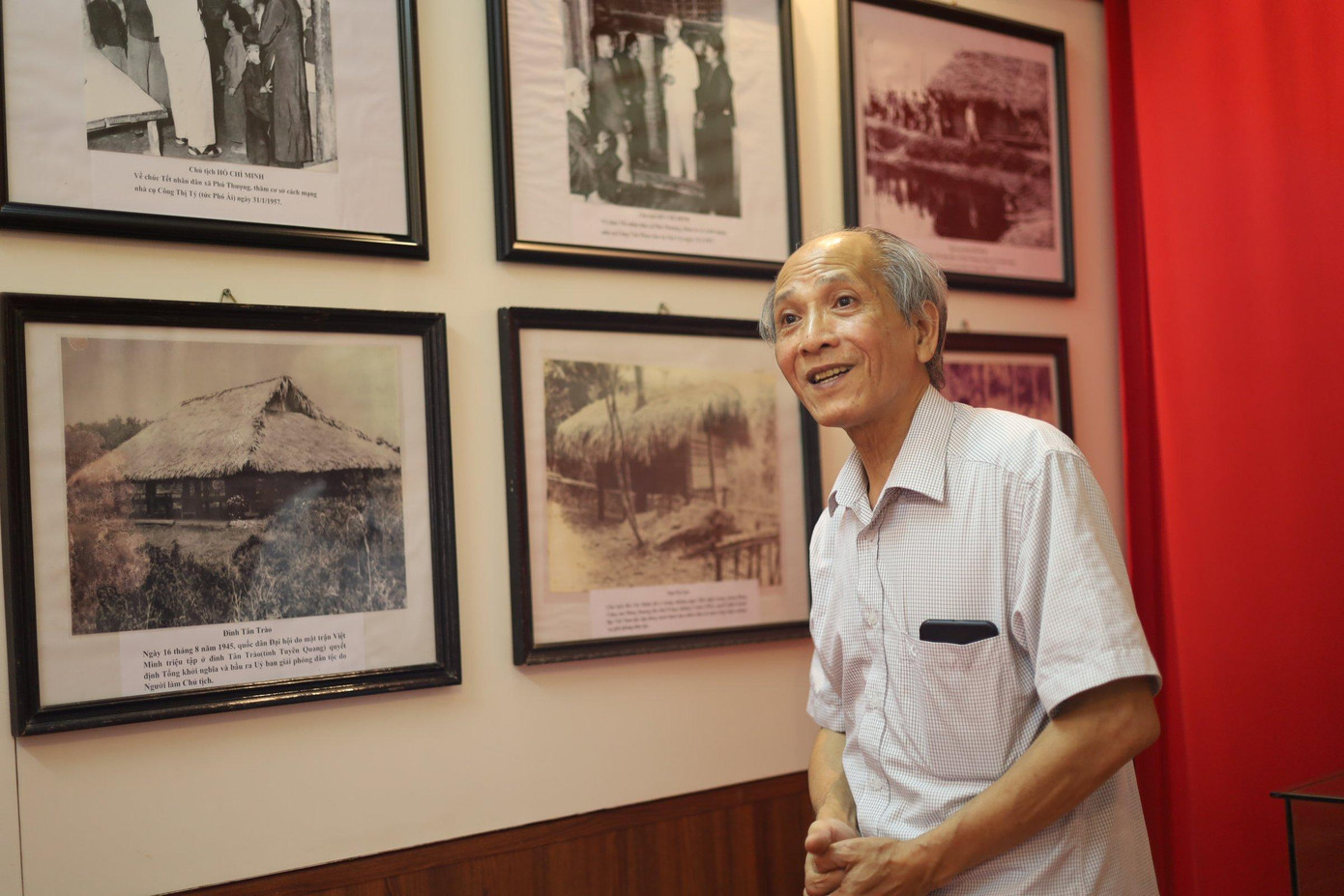 Ông Công Ngọc Dũng vẫn hàng ngày hương khói, lau dọn và tuyên truyền những giá trị tốt đẹp của lịch sử nước nhà.