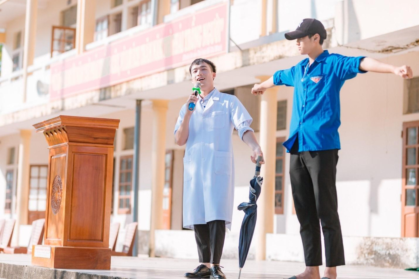 Dế Mèn Edu cộng tác với các chuyên gia, bác sĩ giảng dạy. Dế Mèn Edu cộng tác với các chuyên gia, bác sĩ giảng dạy.