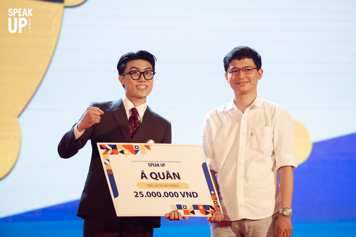 Minh Đức đại giải Á quân khi xuất sắc vượt qua thử thách của nhà báo Trương Anh Ngọc. Minh Đức đại giải Á quân khi xuất sắc vượt qua thử thách của nhà báo Trương Anh Ngọc.