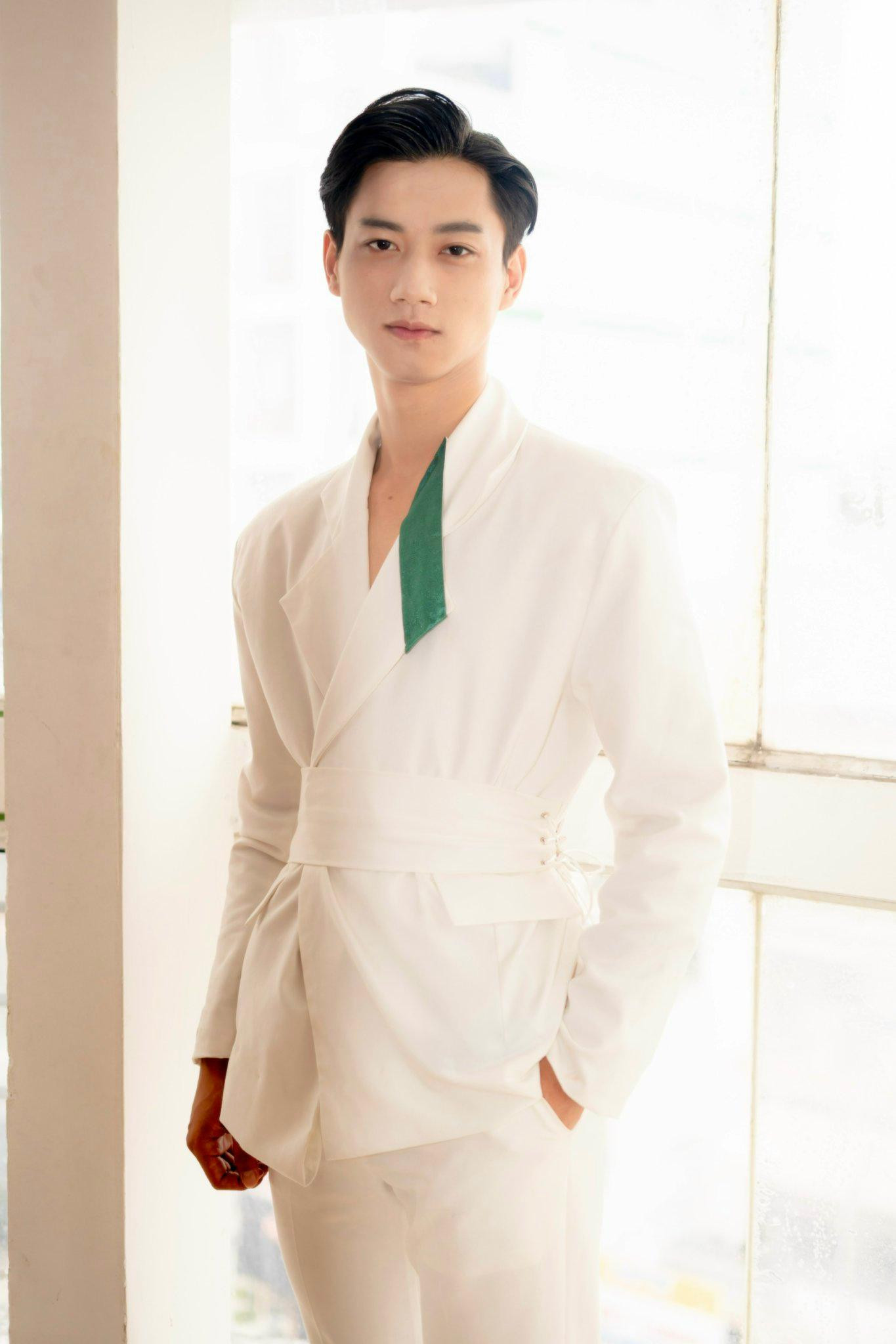 Nguyễn Dương đạt ngôi vị Nam vương trong cuộc thi Sinh viên thanh lịch tỉnh Bình Dương và giành được nhiều lời khen, cũng như đánh giá cao đến từ ban giám khảo và khán giả. Nguyễn Dương đạt ngôi vị Nam vương trong cuộc thi Sinh viên thanh lịch tỉnh Bình Dương và giành được nhiều lời khen, cũng như đánh giá cao đến từ ban giám khảo và khán giả.