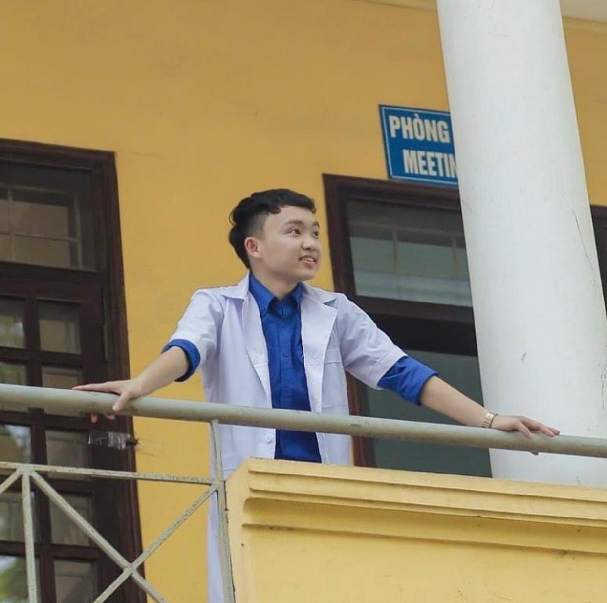 "Được sự tin yêu của các bạn sinh viên trên cương vị là một thầy giáo trẻ, một Bí thư trẻ của một trường thành viên thuộc Đại học Thái Nguyên. Tôi tự hào vì điều đó nhưng không bao giờ cho phép bản thân được ngủ quên". "Được sự tin yêu của các bạn sinh viên trên cương vị là một thầy giáo trẻ, một Bí thư trẻ của một trường thành viên thuộc Đại học Thái Nguyên. Tôi tự hào vì điều đó nhưng không bao giờ cho phép bản thân được ngủ quên".