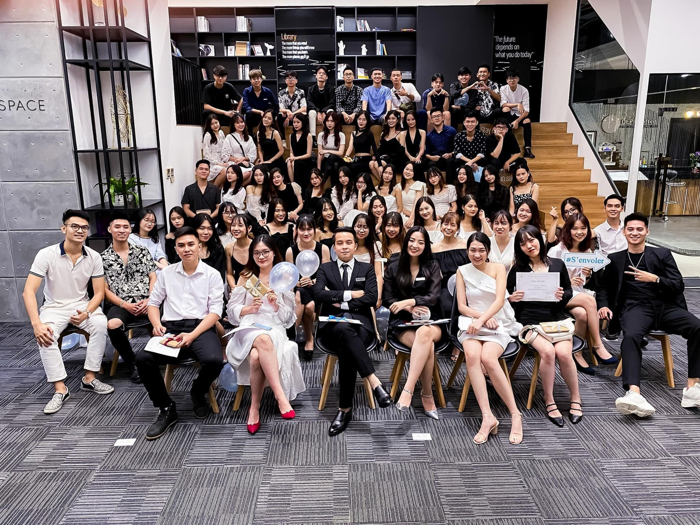 Thành công của Đội ngày hôm nay không chỉ đến từ sự xuất sắc của một vài cá nhân mà còn là những đóng góp của cả tập thể, từ thế hệ trước gây dựng đến thế hệ sau kế thừa. Thành công của Đội ngày hôm nay không chỉ đến từ sự xuất sắc của một vài cá nhân mà còn là những đóng góp của cả tập thể, từ thế hệ trước gây dựng đến thế hệ sau kế thừa.