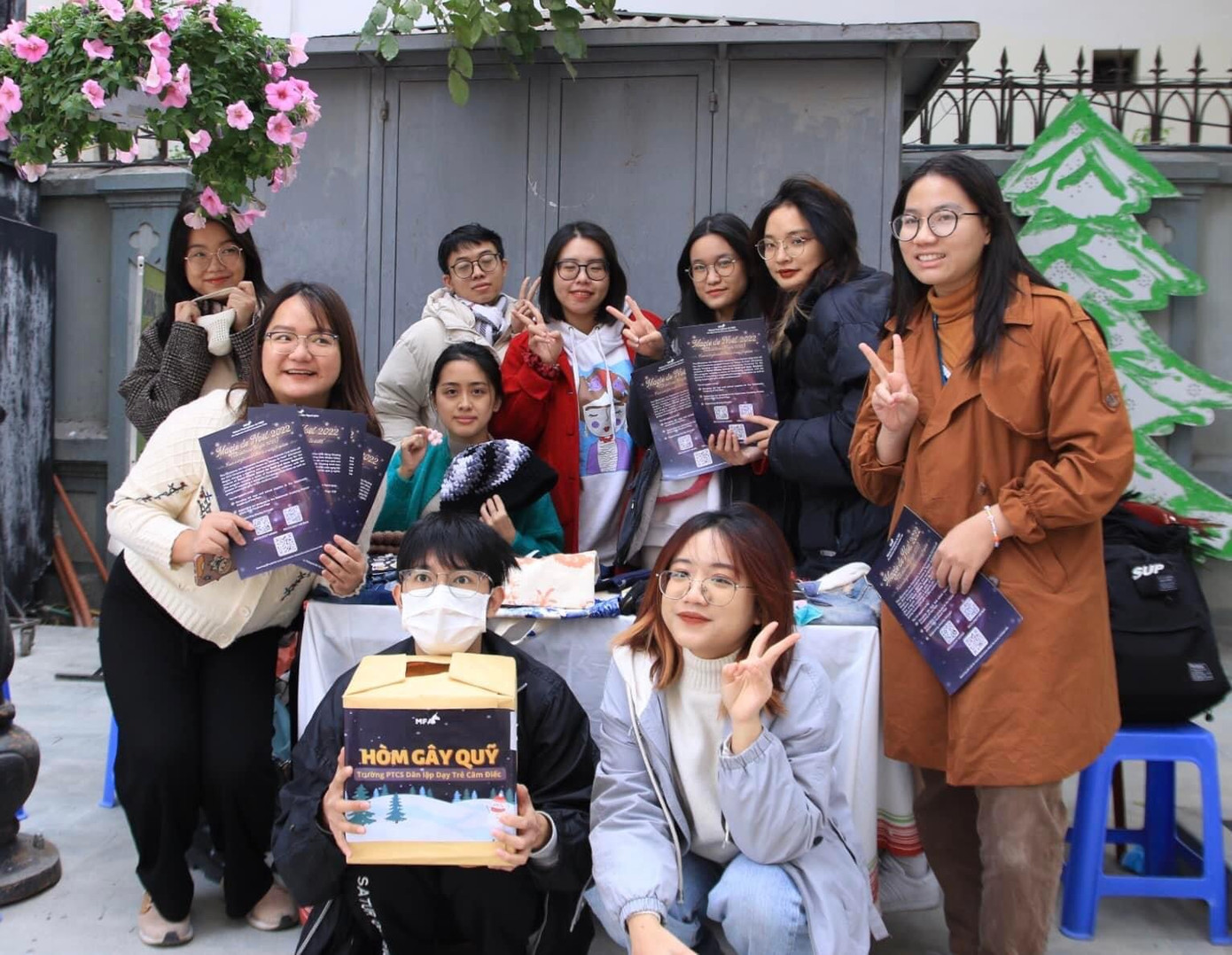 Một số hoạt động gây quỹ của chương trình.