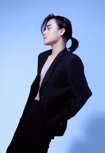 Lê Minh (sinh năm 2002) đang là sinh viên trường Cao đẳng Văn hóa Nghệ thuật TP.HCM.