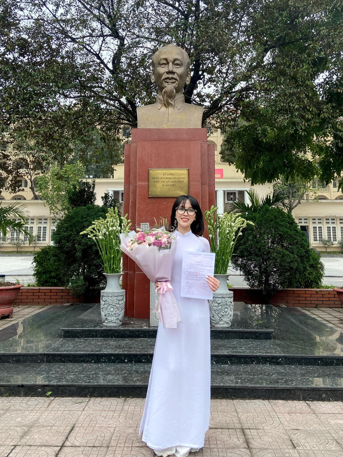 Vào ngày 24/3/2022 đánh dấu cột mốc quan trọng nhất trong hành trình sinh viên của Như Quỳnh, khi cô được vinh dự đứng trong hàng ngũ của Đảng. Vào ngày 24/3/2022 đánh dấu cột mốc quan trọng nhất trong hành trình sinh viên của Như Quỳnh, khi cô được vinh dự đứng trong hàng ngũ của Đảng.