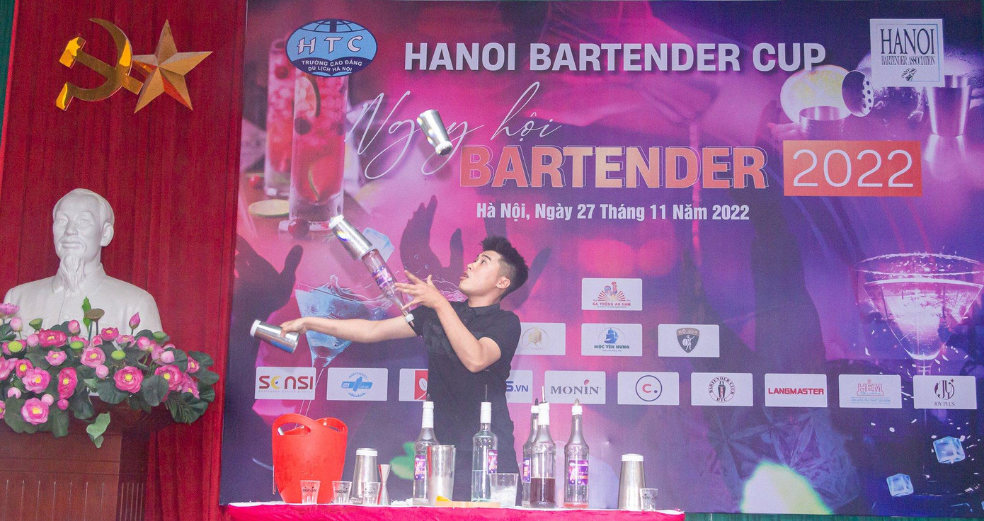 Thí sinh được thỏa sức sáng tạo và thể hiện kĩ năng pha chế. Thí sinh được thỏa sức sáng tạo và thể hiện kĩ năng pha chế.