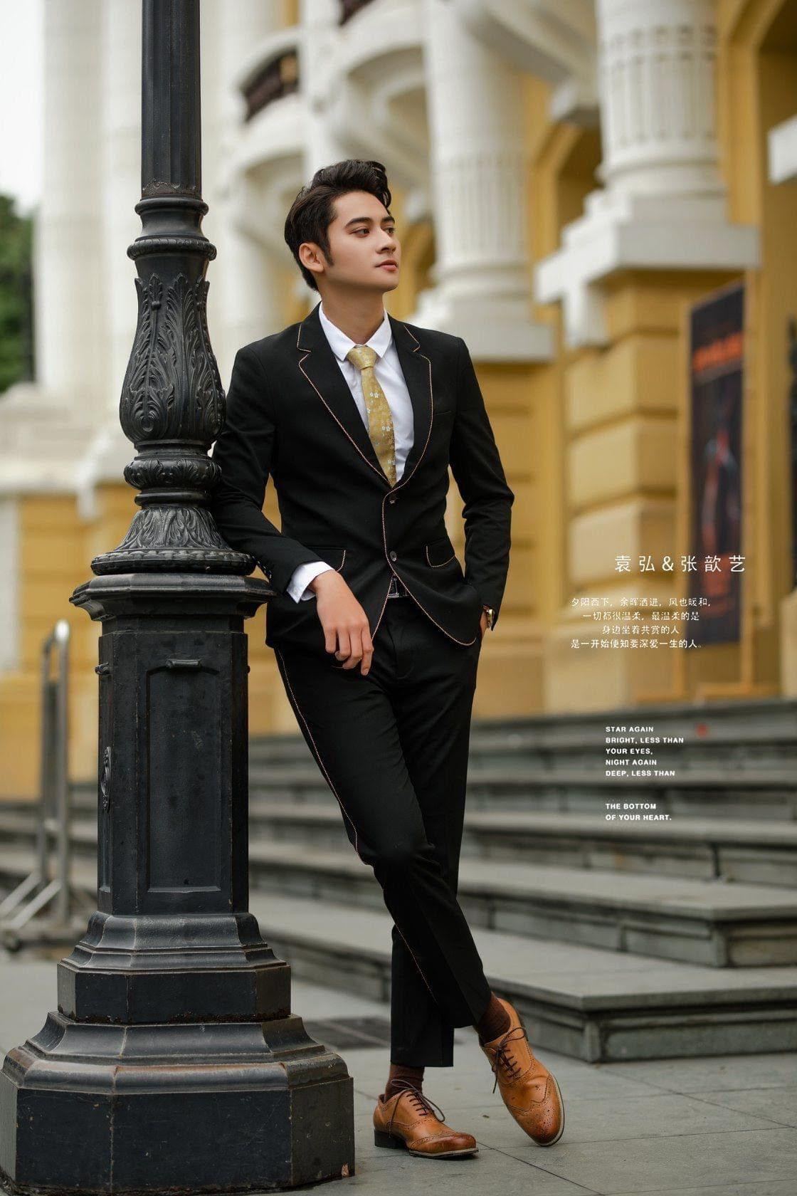 Tuấn Ngọc trở thành nam vương kép trong hai cuộc thi của NEU (Glamour – Sinh viên thanh lịch NEU và Mr&Miss – Gương mặt sinh viên 2019). Tuấn Ngọc trở thành nam vương kép trong hai cuộc thi của NEU (Glamour – Sinh viên thanh lịch NEU và Mr&Miss – Gương mặt sinh viên 2019).