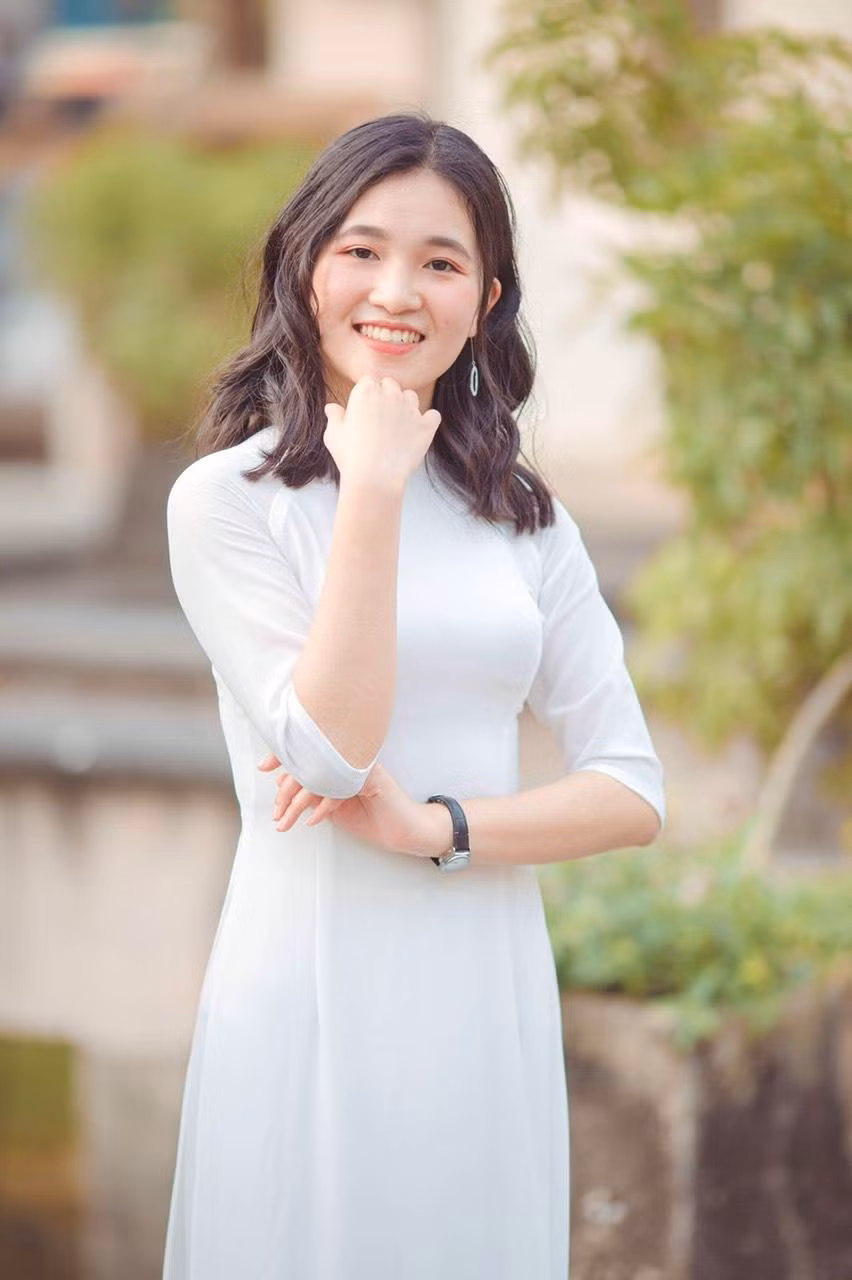 Lan Nhi - nữ sinh năm cuối Trường Đại học Ngoại thương Hà Nội.