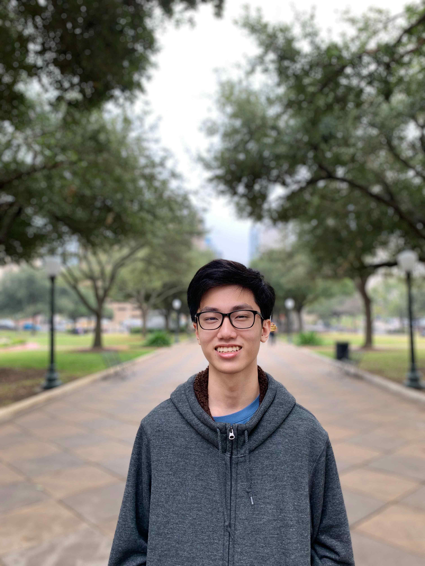 Anh Khoa bày tỏ: "Trung thu đối với mình là một niềm vui của tuổi thơ và mình luôn tìm cách để hướng về những giá trị bền vững với thời gian đó." Anh Khoa bày tỏ: "Trung thu đối với mình là một niềm vui của tuổi thơ và mình luôn tìm cách để hướng về những giá trị bền vững với thời gian đó."