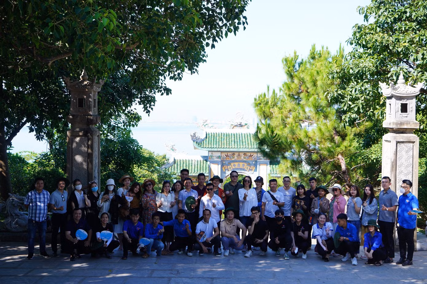 Hoạt động trải nghiệm thực tiễn quản lý nhà nước về du lịch, và quản trị dịch vụ du lịch lữ hành tại các địa điểm du lịch Đà Nẵng.