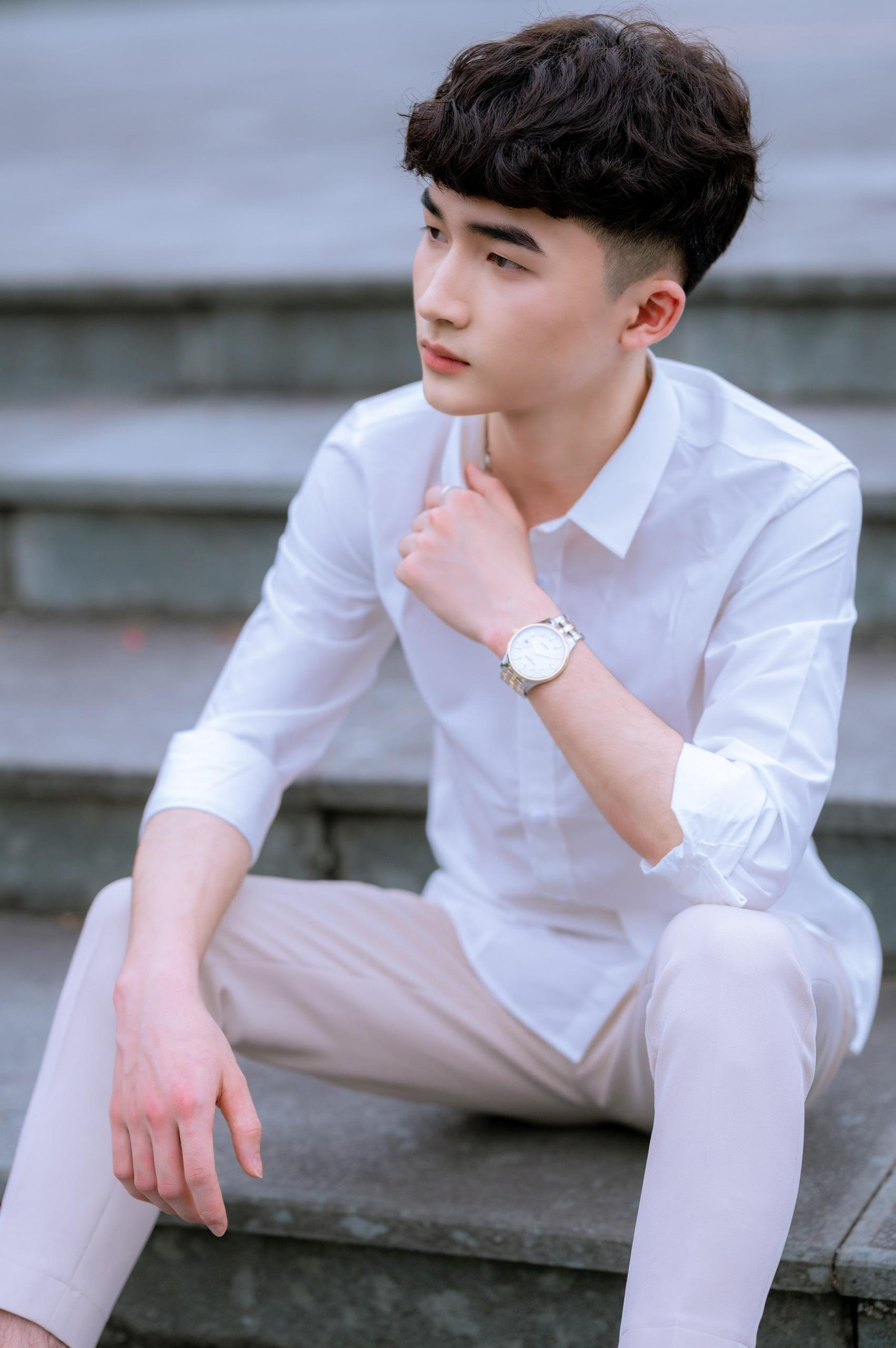 Vì sở hữu gương mặt khá lạ, nên ngoài giờ học, Quang Nam còn tranh thủ làm mẫu ảnh cho một số shop thời trang với mức catse 0 đồng để làm quen với máy ảnh.