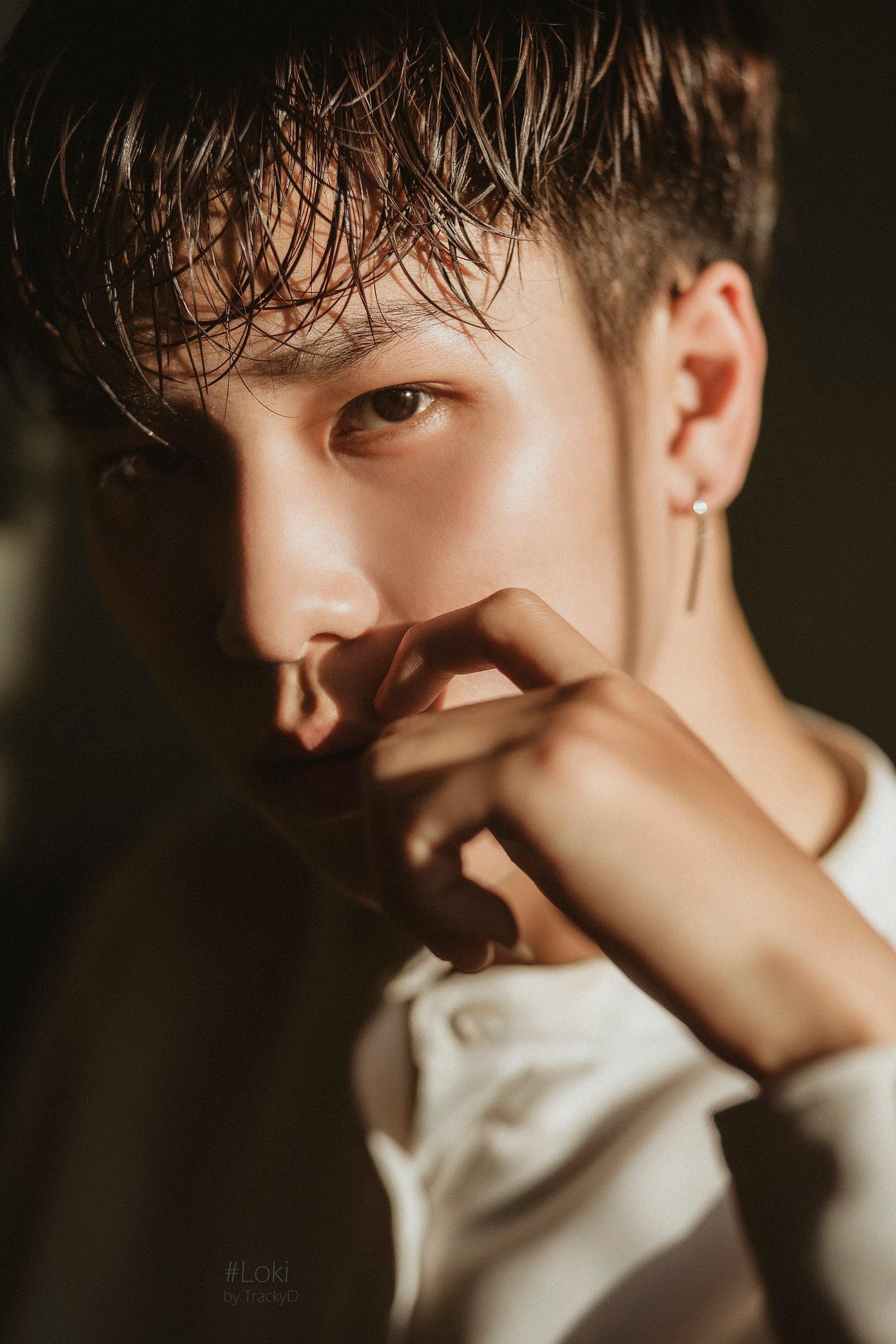 Nguyễn Quốc Trường (sinh năm 1999) sinh viên của khoa Kinh doanh Quốc tế, trường Đại học Thương mại. Nguyễn Quốc Trường (sinh năm 1999) sinh viên của khoa Kinh doanh Quốc tế, trường Đại học Thương mại.