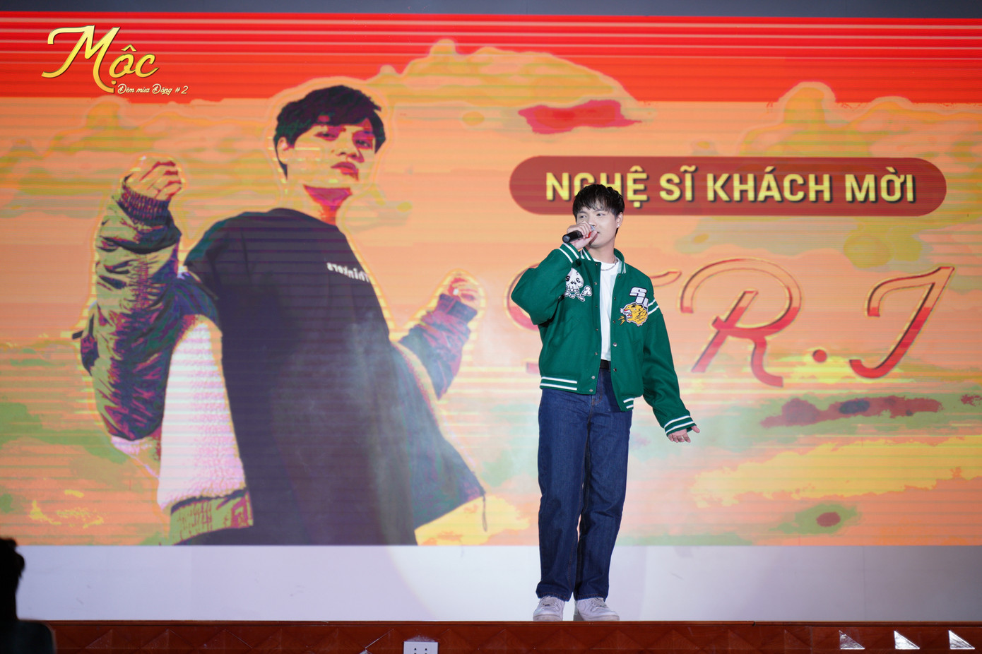 T.R.I bùng cháy hết mình cùng khán giả tại đêm nhạc (Ảnh: BTC). T.R.I bùng cháy hết mình cùng khán giả tại đêm nhạc (Ảnh: BTC).