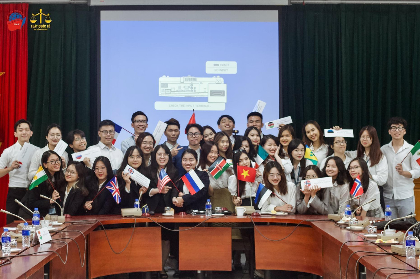 Tập thể sau thi. Tập thể sau thi.