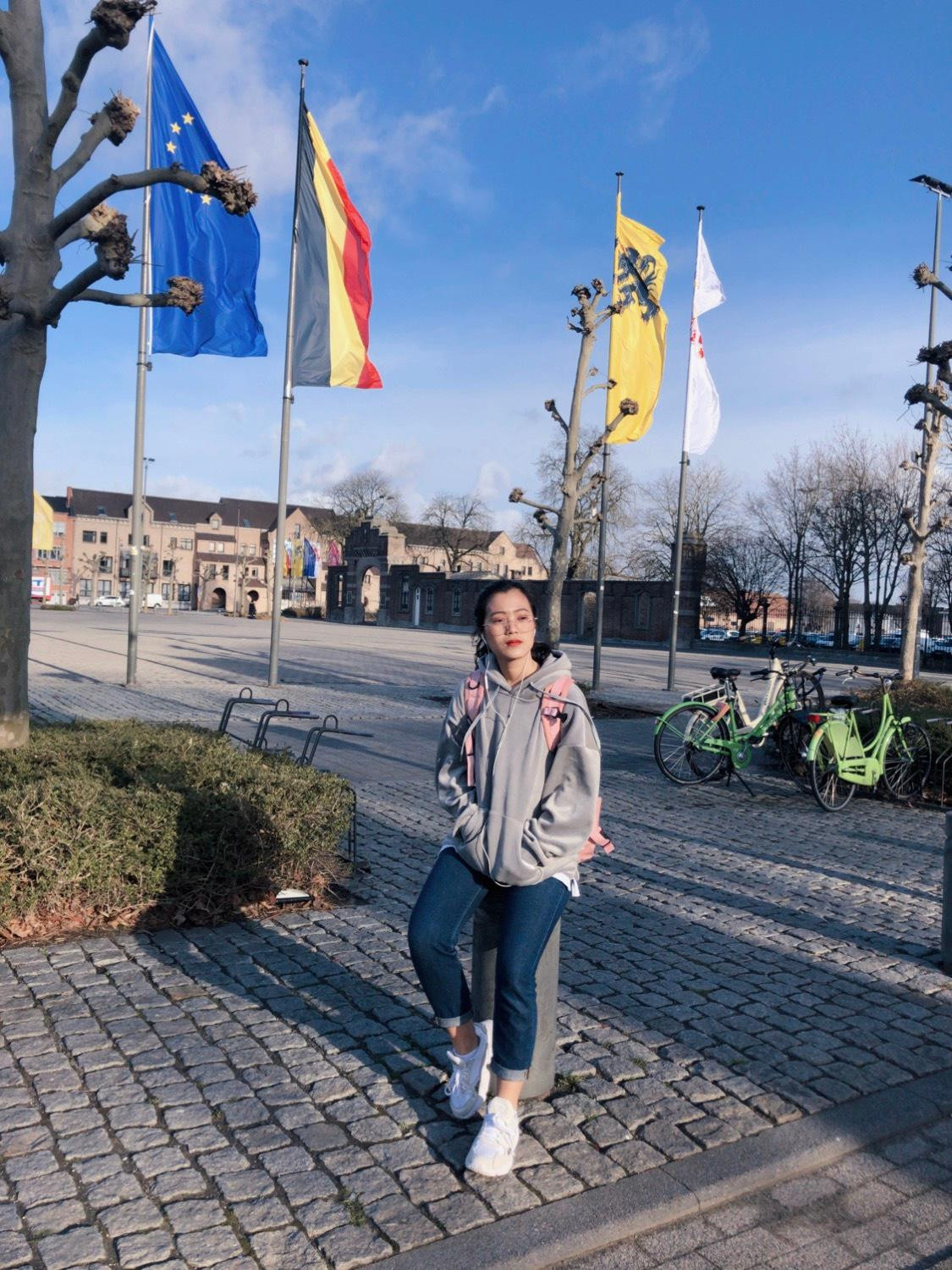 Trần Thị Ngân, sinh viên chuyên ngành Kinh tế đối ngoại K56, trường ĐH Ngoại thương không chỉ được biết đến là Tân Chủ nhân của Học bổng Honda Awards 2021. Trần Thị Ngân, sinh viên chuyên ngành Kinh tế đối ngoại K56, trường ĐH Ngoại thương không chỉ được biết đến là Tân Chủ nhân của Học bổng Honda Awards 2021.