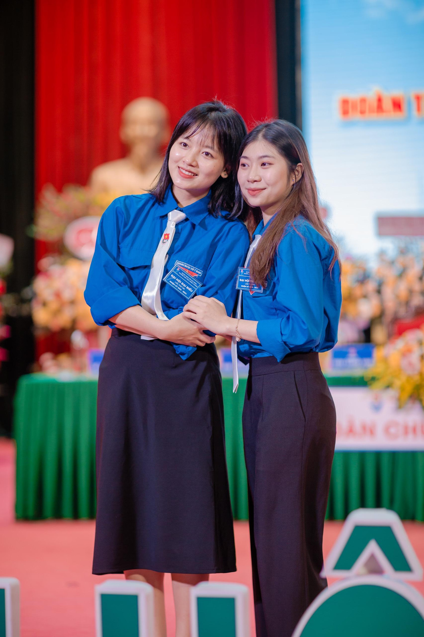 Hồng Thảo tại Đại hội Đoàn Thanh niên Cộng sản Hồ Chí Minh Trường Đại học Hùng Vương. Hồng Thảo tại Đại hội Đoàn Thanh niên Cộng sản Hồ Chí Minh Trường Đại học Hùng Vương.