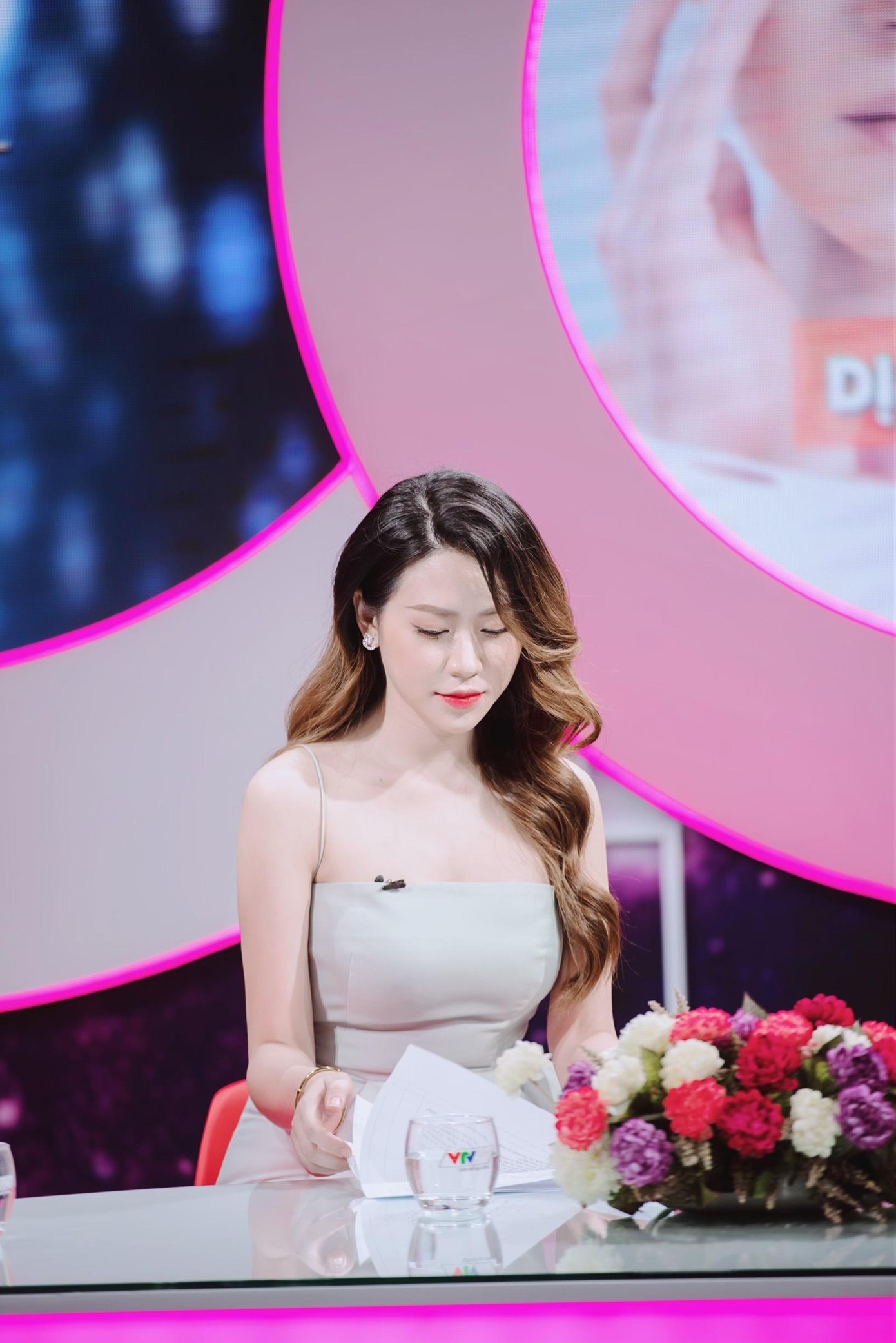 Nhật Anh chia sẻ:"Vượt qua các thí sinh khác để giành danh hiệu Người đẹp Thời trang, mình thấy rất vui và tự hào, xen lẫn chút hồi hộp, hạnh phúc." Nhật Anh chia sẻ:"Vượt qua các thí sinh khác để giành danh hiệu Người đẹp Thời trang, mình thấy rất vui và tự hào, xen lẫn chút hồi hộp, hạnh phúc."