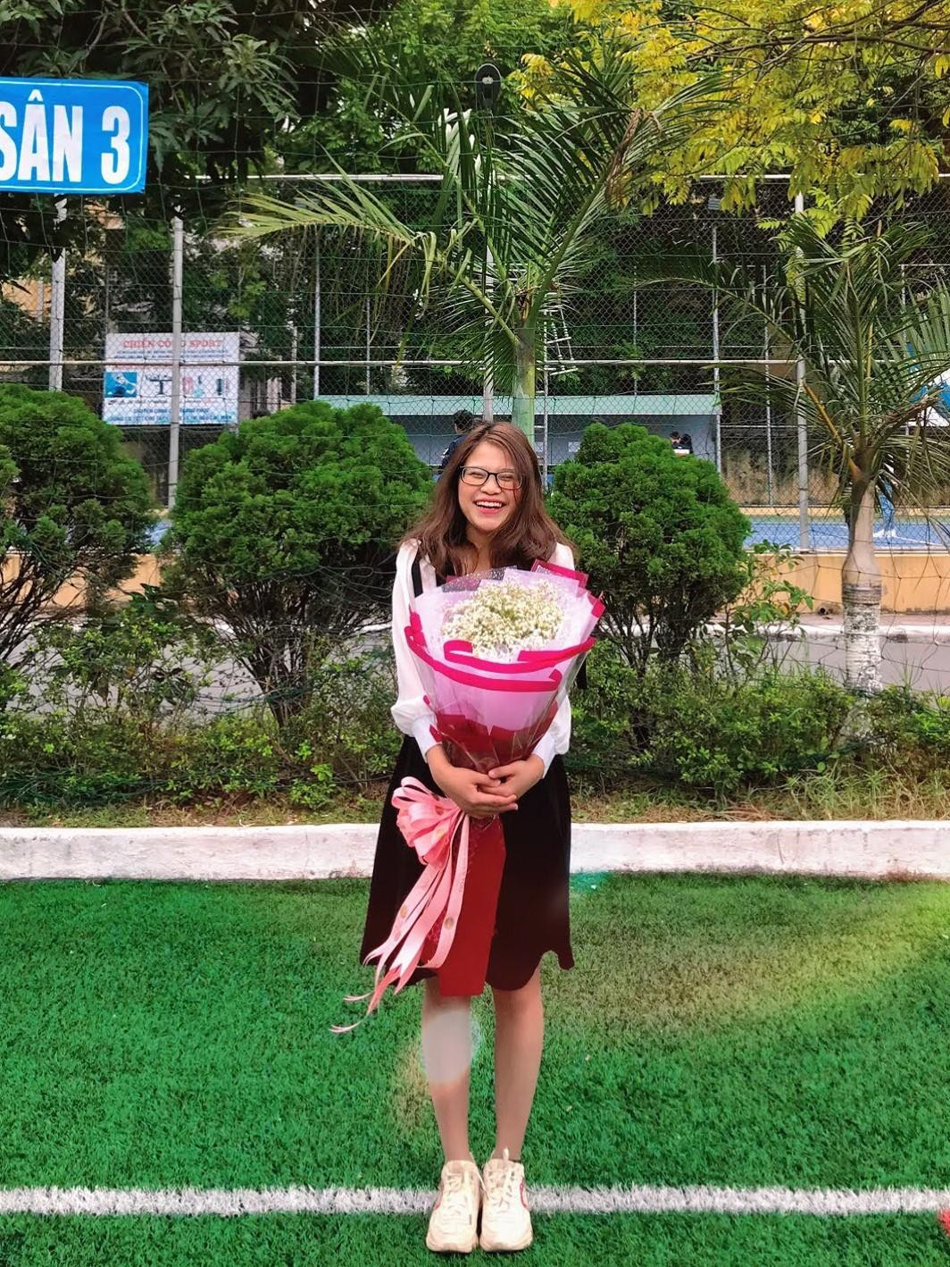 Thúy Hằng mong ước chinh phục được học bổng du học bậc Thạc sĩ và giúp mẹ sửa nhà.