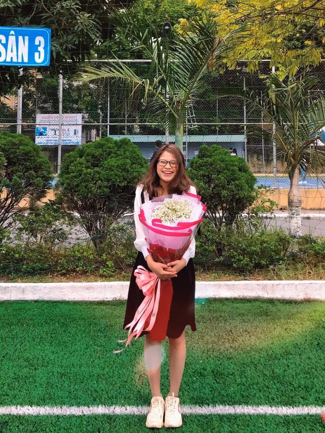 Thúy Hằng mong ước chinh phục được học bổng du học bậc Thạc sĩ và giúp mẹ sửa nhà. Thúy Hằng mong ước chinh phục được học bổng du học bậc Thạc sĩ và giúp mẹ sửa nhà.