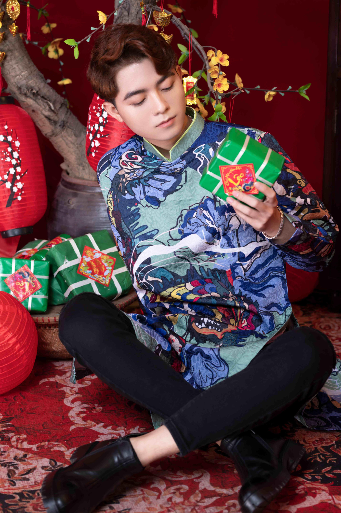 Tuấn Khanh luôn lạc quan trước, sẵn sàng vượt qua những thử thách trong cuộc sống. Tuấn Khanh luôn lạc quan trước, sẵn sàng vượt qua những thử thách trong cuộc sống.