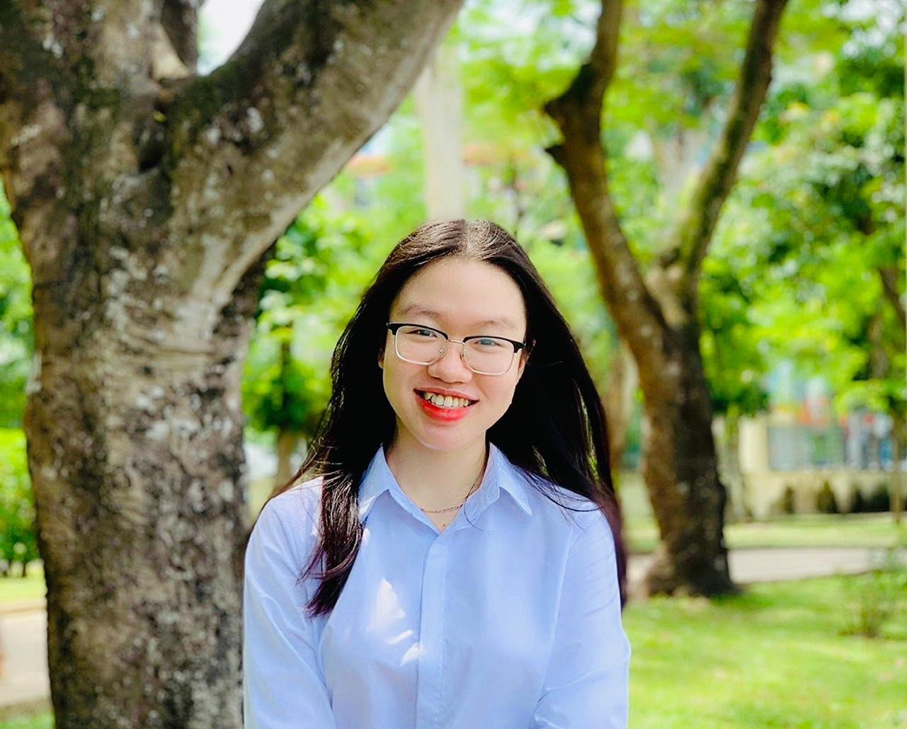 Mai Trang có kinh nghiệm tham gia nhiều hoạt động trao đổi văn hóa trong nước, khu vực và quốc tế, các hoạt động tình nguyện, những dự án xã hội và đã xuất sắc đạt được nhiều học bổng lớn.