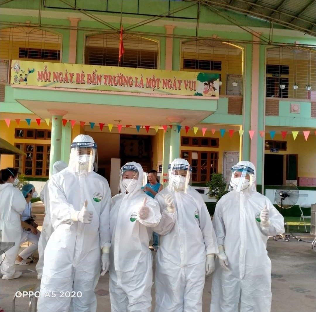 Tại thời điểm dịch COVID - 19 hoành hành tại hầu hết các tỉnh miền Bắc cũng như tại tỉnh Hải Dương, Mong đã viết đơn tham gia chống dịch ngay khi nhà trường huy động lực lượng.