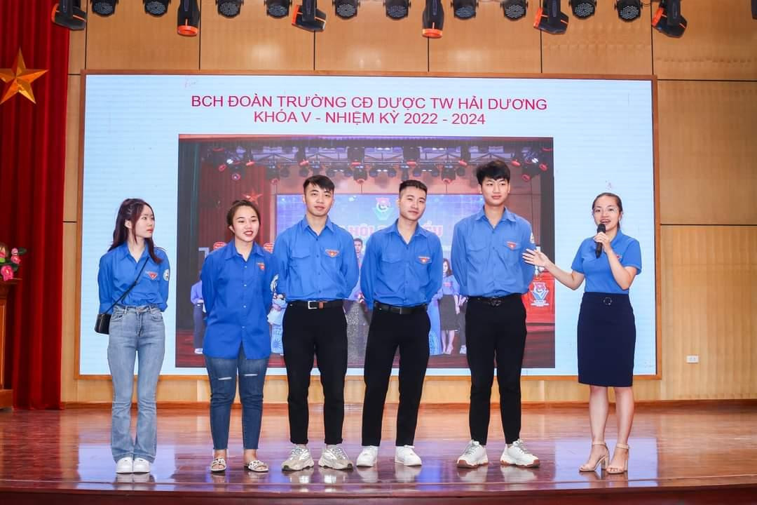 Mong may mắn được bầu làm ủy viên Ban chấp hành Đoàn trường nhiệm kỳ 2022-2024 và được Câu lạc bộ Thanh niên tình nguyện bầu làm Trưởng ban truyền thông.