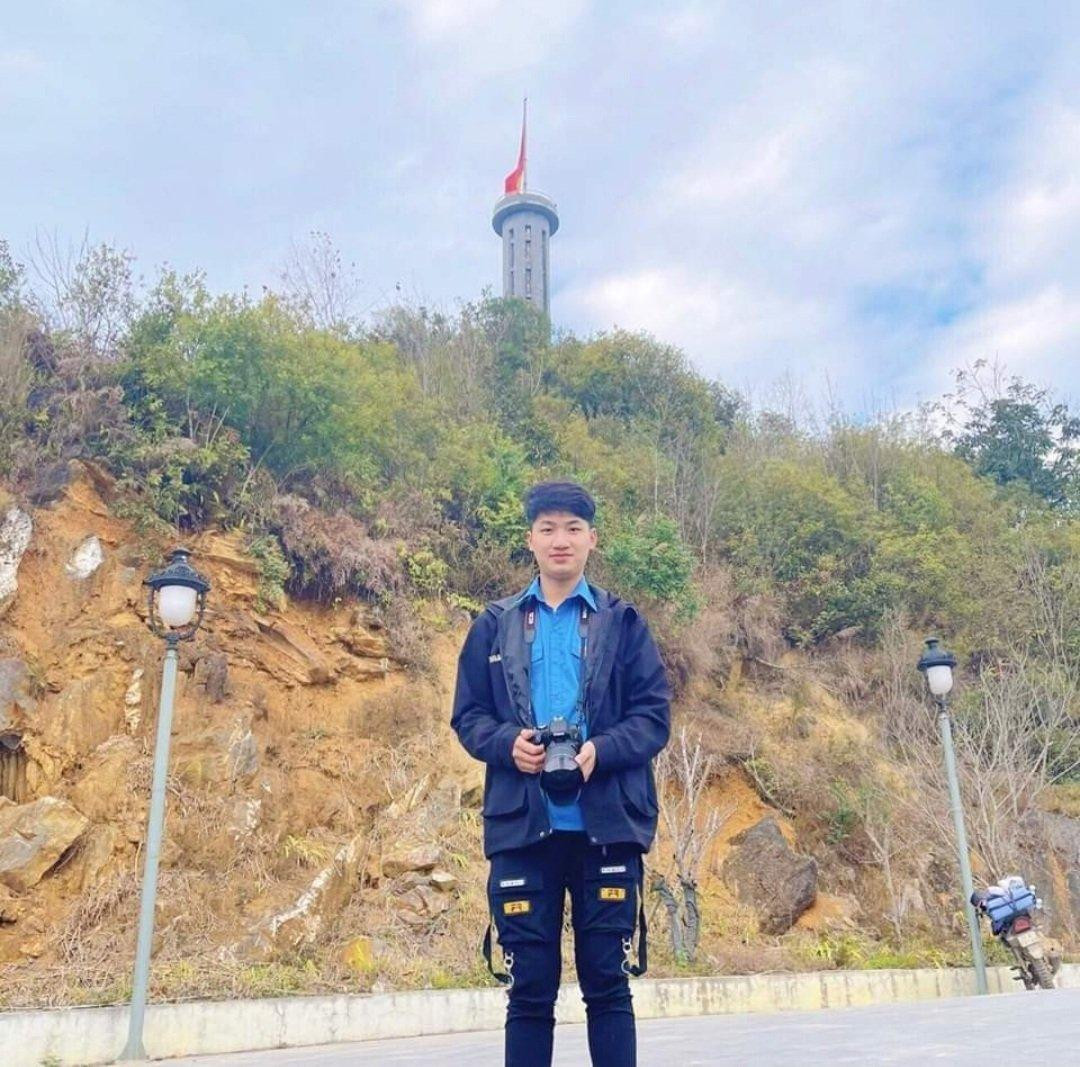 Hoàng Văn Mong (sinh năm 2002) là sinh viên năm 3, Trường Cao đẳng Dược Trung ương Hải Dương.