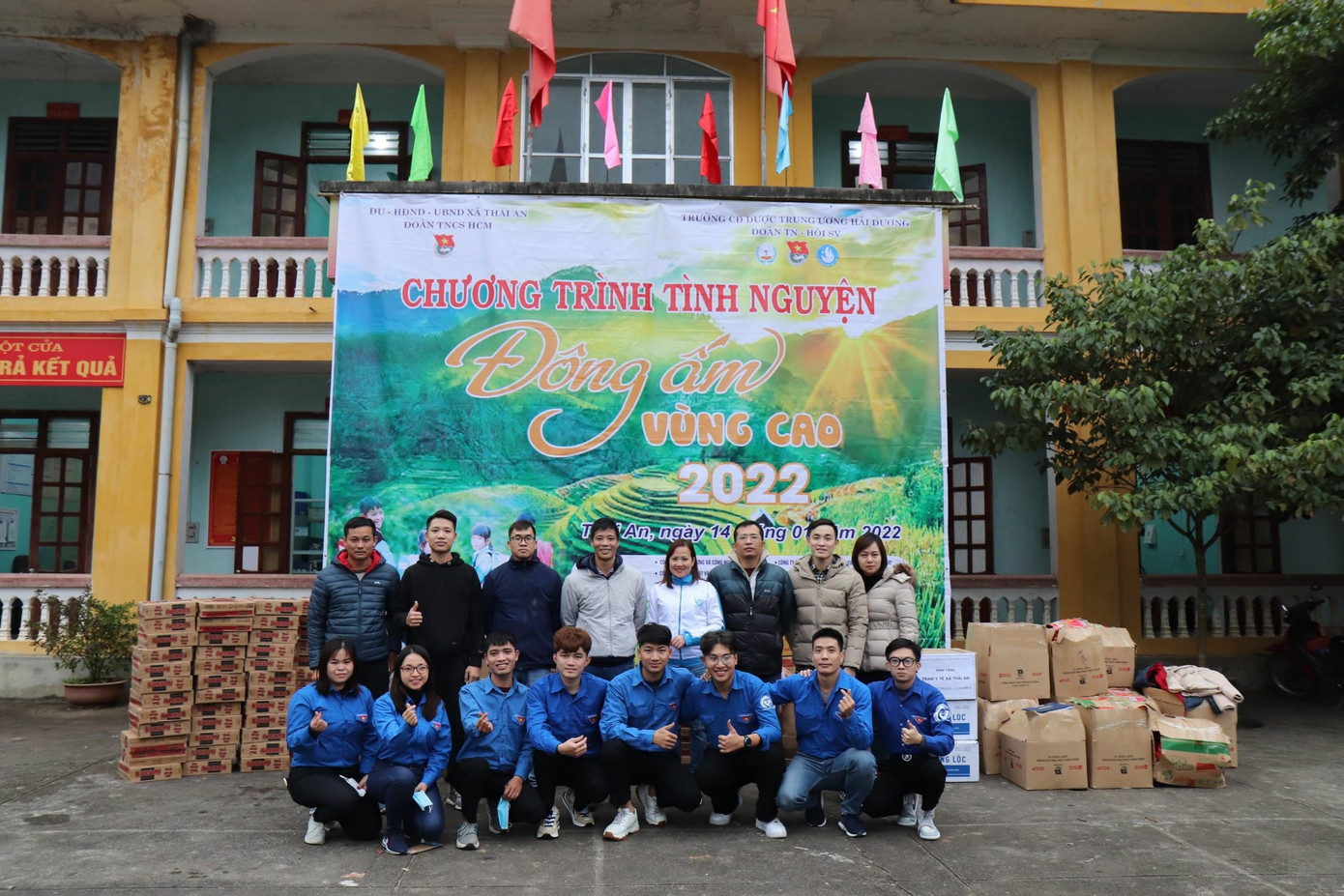 Song song với việc học tập chàng trai còn tham gia các hoạt động tình nguyện như Đông ấm vùng cao 2022 tại Quản Bạ-Hà Giang, Mùa hè xanh,…