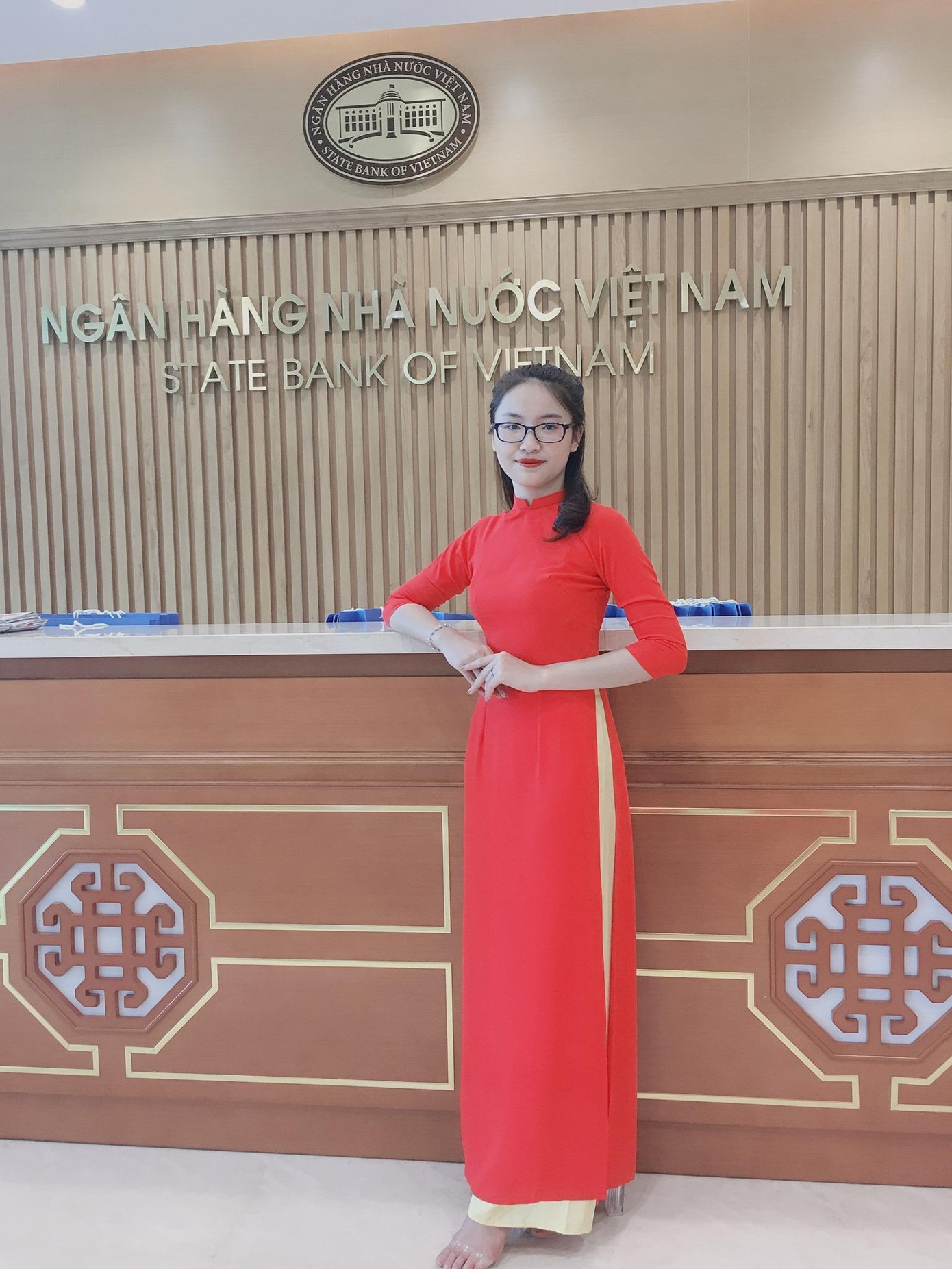 Tham gia ban Lễ tân sinh viên giúp cô có thêm nhiều kỹ năng mềm trong giao tiếp. Tham gia ban Lễ tân sinh viên giúp cô có thêm nhiều kỹ năng mềm trong giao tiếp.