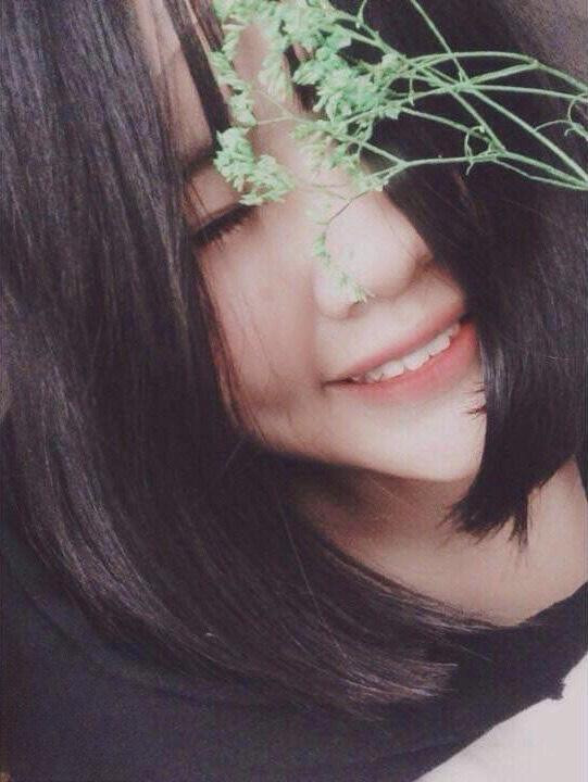 Cô chia sẻ: "Mình hi vọng các bạn trẻ dù không thể theo đuổi những đam mê và ước mơ của bản thân thì hãy suy nghĩ tích cực và lạc quan." Cô chia sẻ: "Mình hi vọng các bạn trẻ dù không thể theo đuổi những đam mê và ước mơ của bản thân thì hãy suy nghĩ tích cực và lạc quan."