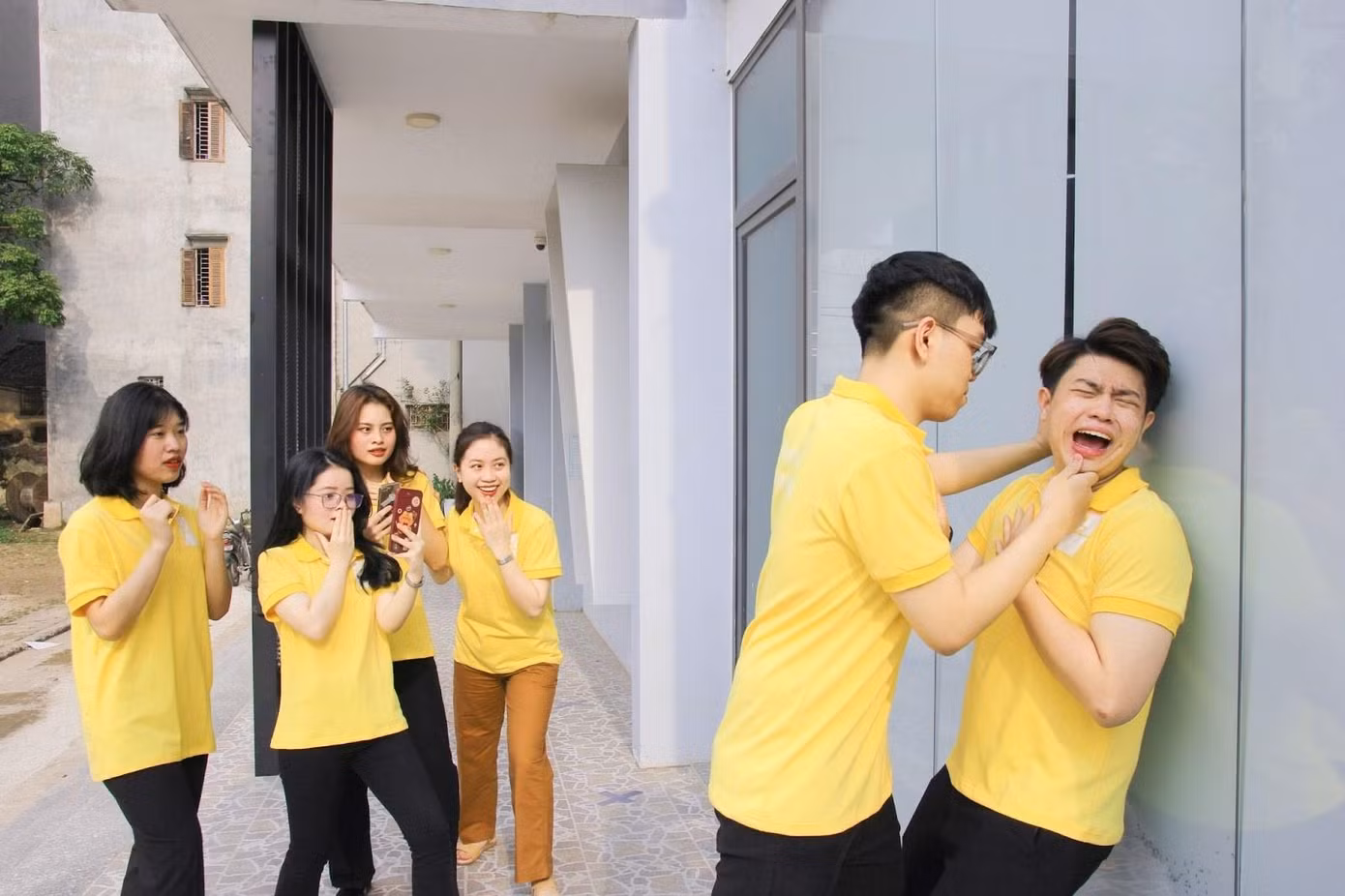 Đội thi GRAVITAS