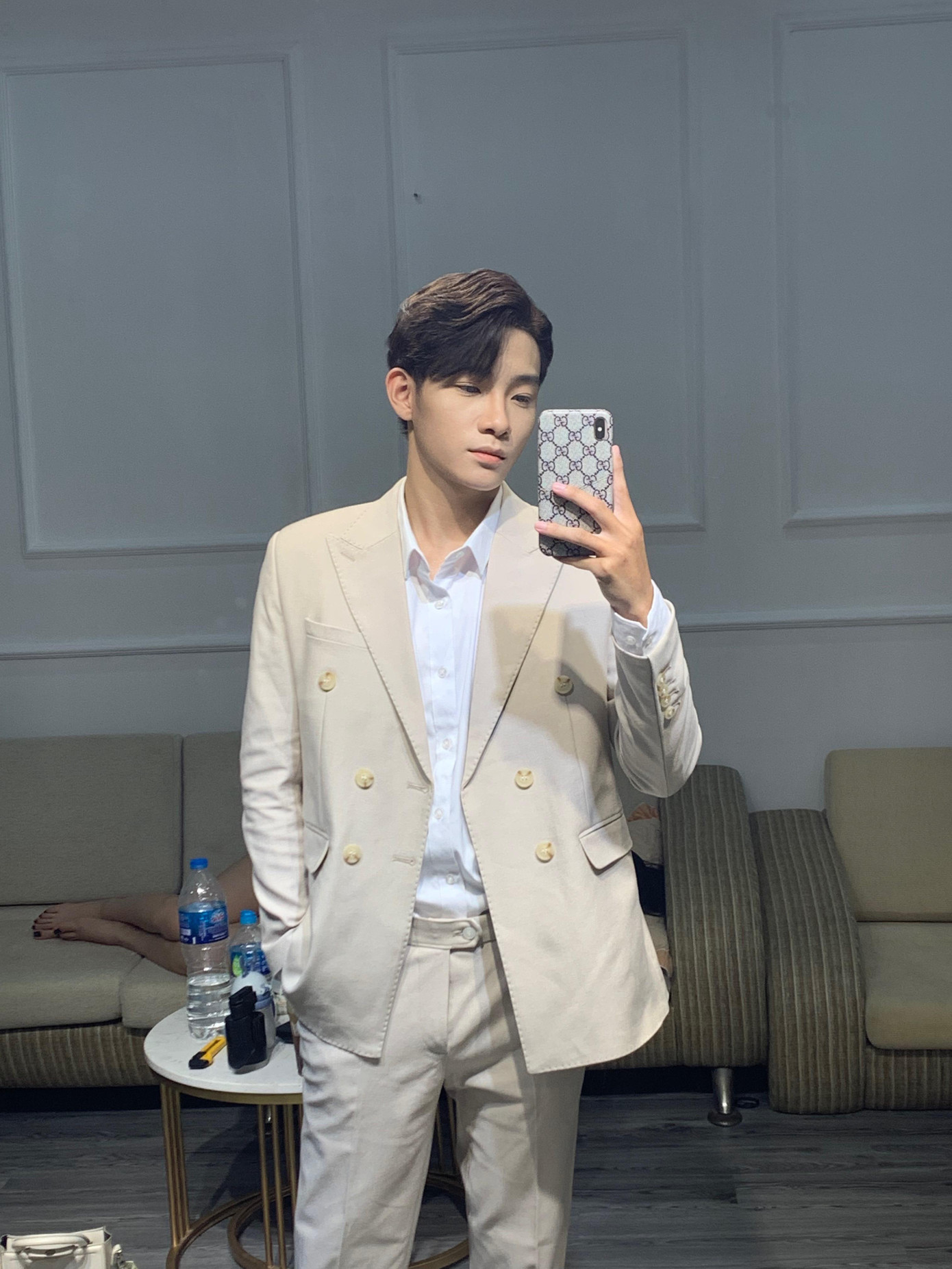 Lưu Hiệp luôn biết cách đa dạng phong cách của mình, từ hip hop, thư sinh, lãng tử đến thời trang đường phố đều không làm khó được chàng mẫu ảnh GenZ. Lưu Hiệp luôn biết cách đa dạng phong cách của mình, từ hip hop, thư sinh, lãng tử đến thời trang đường phố đều không làm khó được chàng mẫu ảnh GenZ.