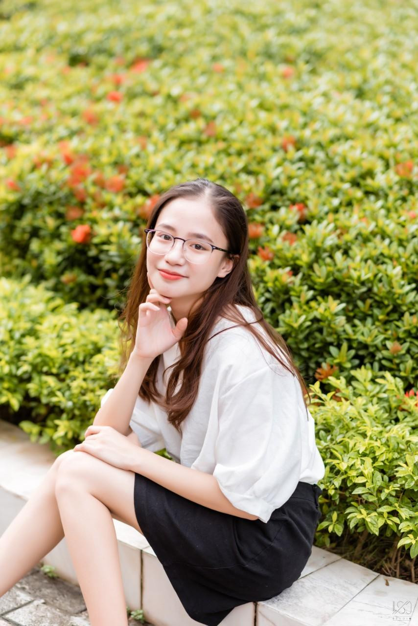 Hồng Huế được học tập tại trường, được tiếp xúc với đa dạng các hoạt động tình nguyện.