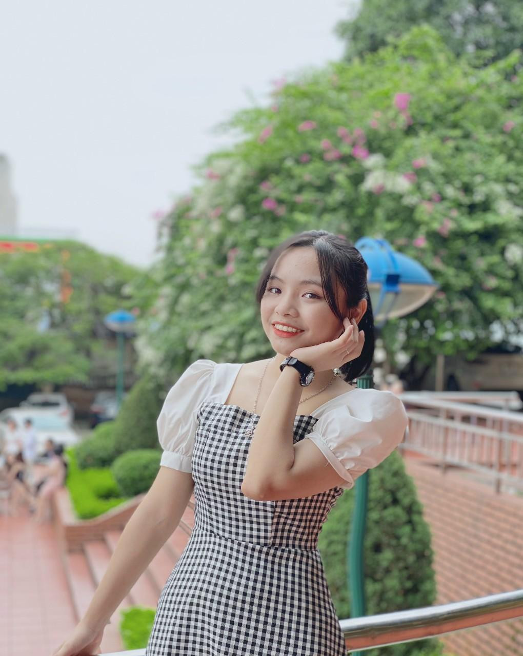 Trải qua 4 năm sinh viên, điều khiến Thanh Thủy tự hào nhất đó chính là quãng thời gian cô được cống hiến hết mình với công tác thanh niên tình nguyện.