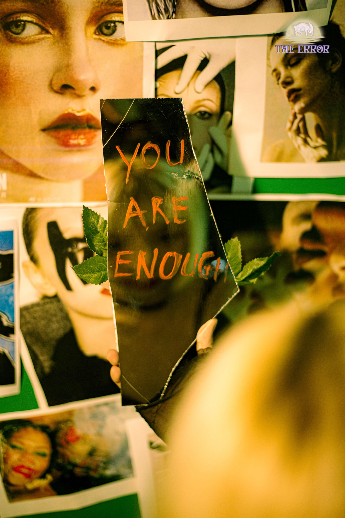 Bạn sinh ra đã hoàn hảo theo cách riêng và những quy chuẩn cũng chỉ là vô nghĩa. Bạn sinh ra đã hoàn hảo theo cách riêng và những quy chuẩn cũng chỉ là vô nghĩa.