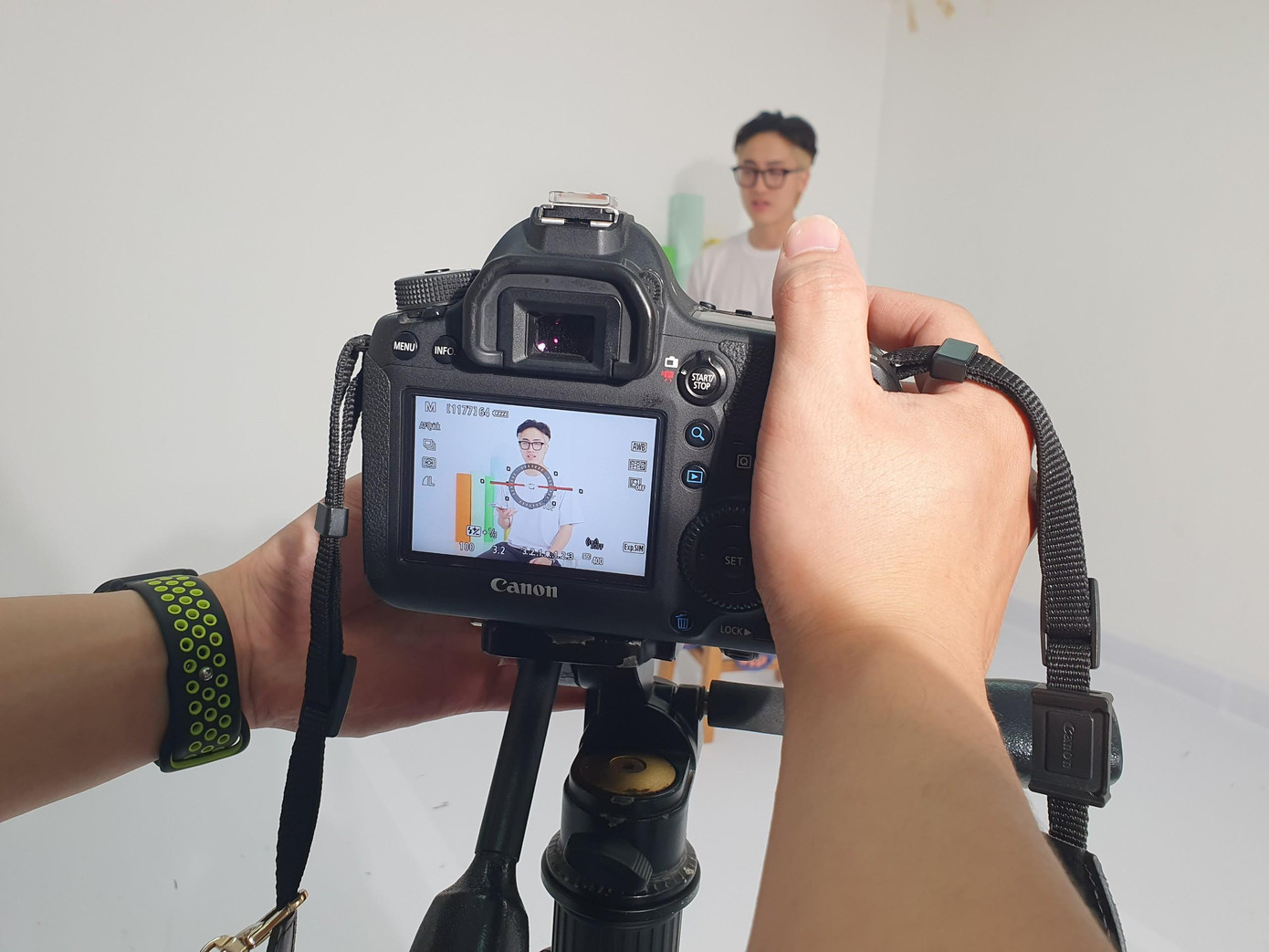 Bắt đầu ghi hình.