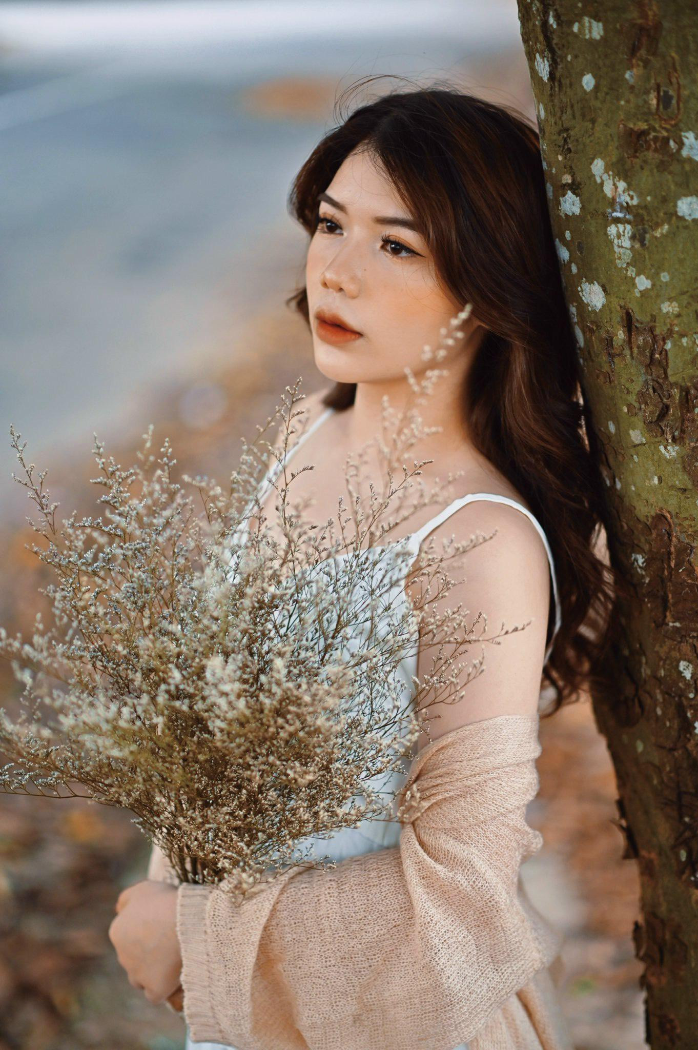 Mặc dù mới chỉ 17 tuổi, nhưng Bích Ngọc là một hot teen vô cùng tài năng. Mặc dù mới chỉ 17 tuổi, nhưng Bích Ngọc là một hot teen vô cùng tài năng.