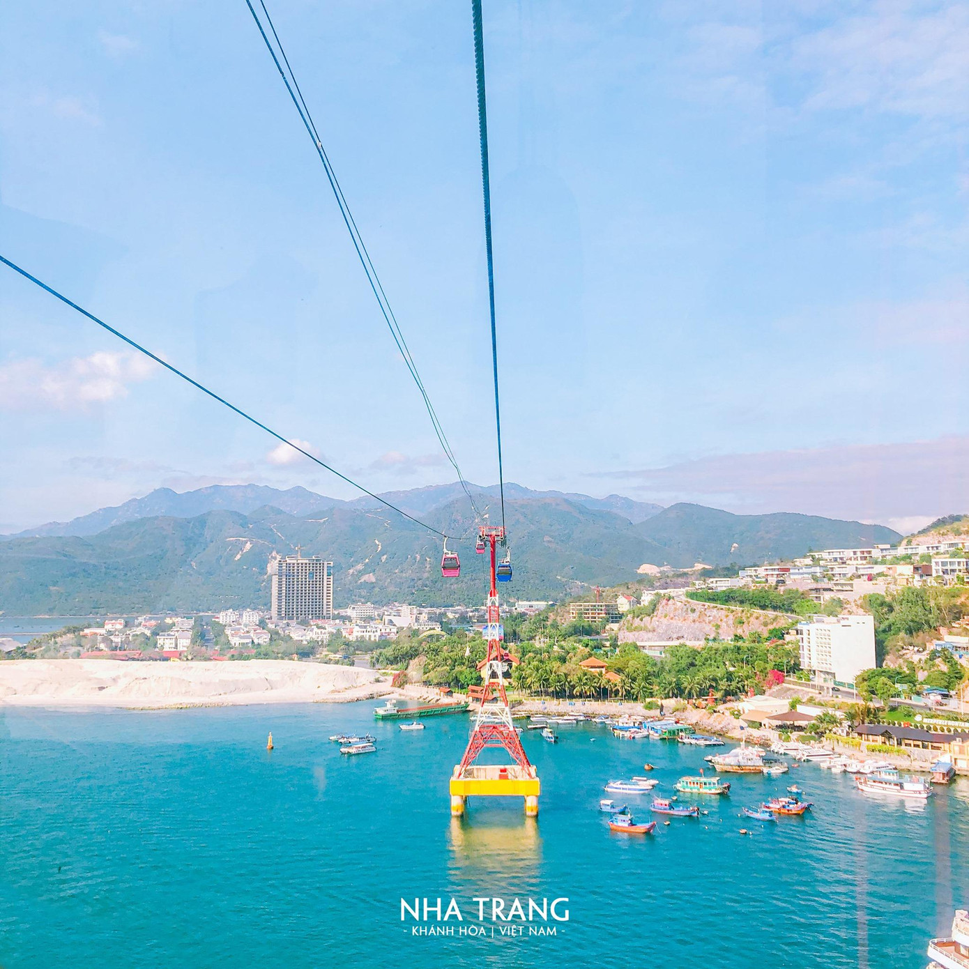 Có đến Nha Trang vào những ngày hè đầy nắng, du khách mới cảm nhận hết sự tươi vui, tuyệt vời của thành phố biển thơ mộng này (Ảnh: Facebook Hoàng Hằng).