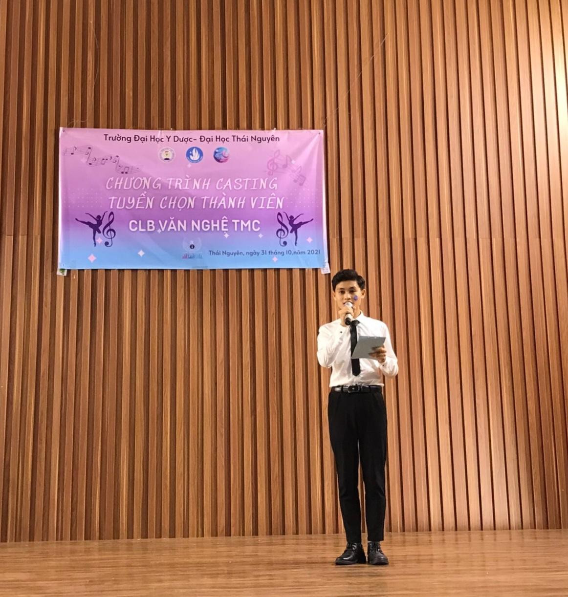 Tân tích cực tham gia hoạt động tại các CLB trong trường cùng những sự kiện Đoàn - Hội do trường phát động. Tân tích cực tham gia hoạt động tại các CLB trong trường cùng những sự kiện Đoàn - Hội do trường phát động.