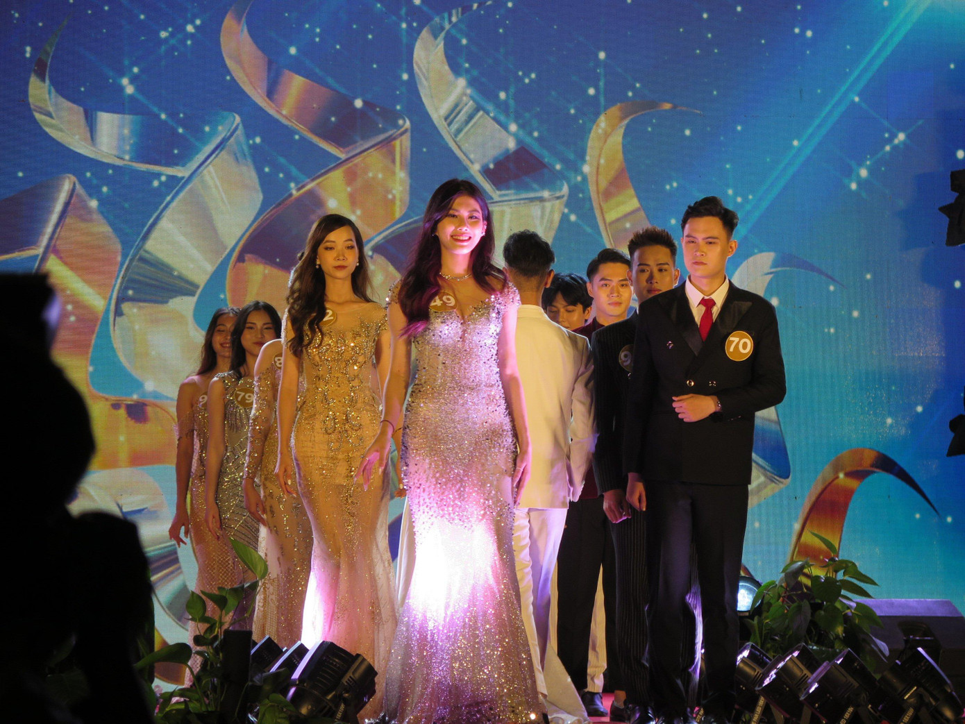 Phần trình diễn trang phục Dạ hội.