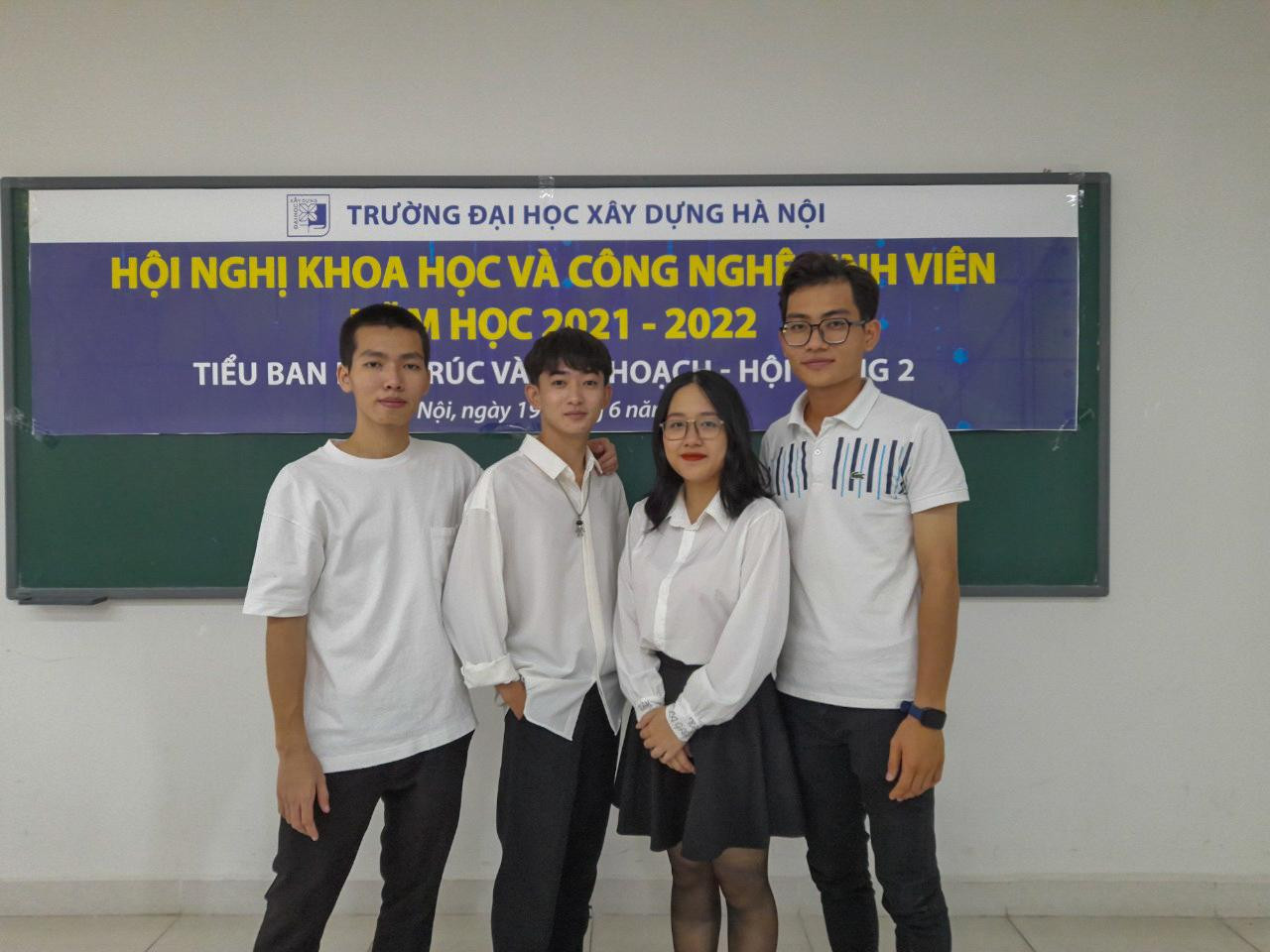 Mặc dù tham gia nhiều hoạt động ngoại khóa, tình nguyện là vậy nhưng Doãn Tuấn luôn cân bằng tốt giữa học tập, hoạt động và làm việc.