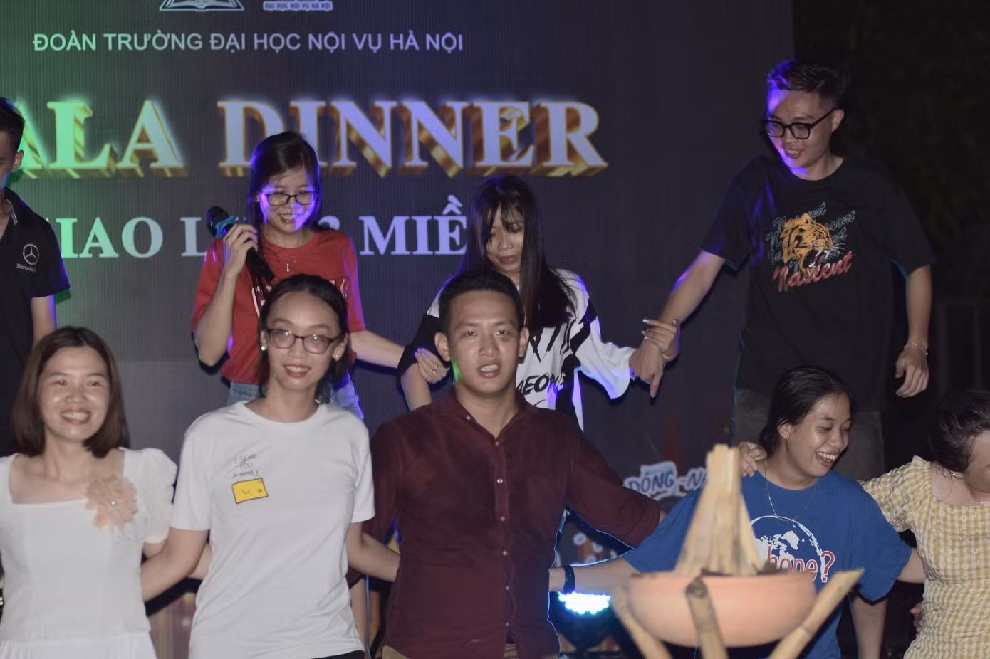 Giao lưu văn nghệ gắn kết đoàn viên sinh viên 3 miền Bắc – Trung - Nam.