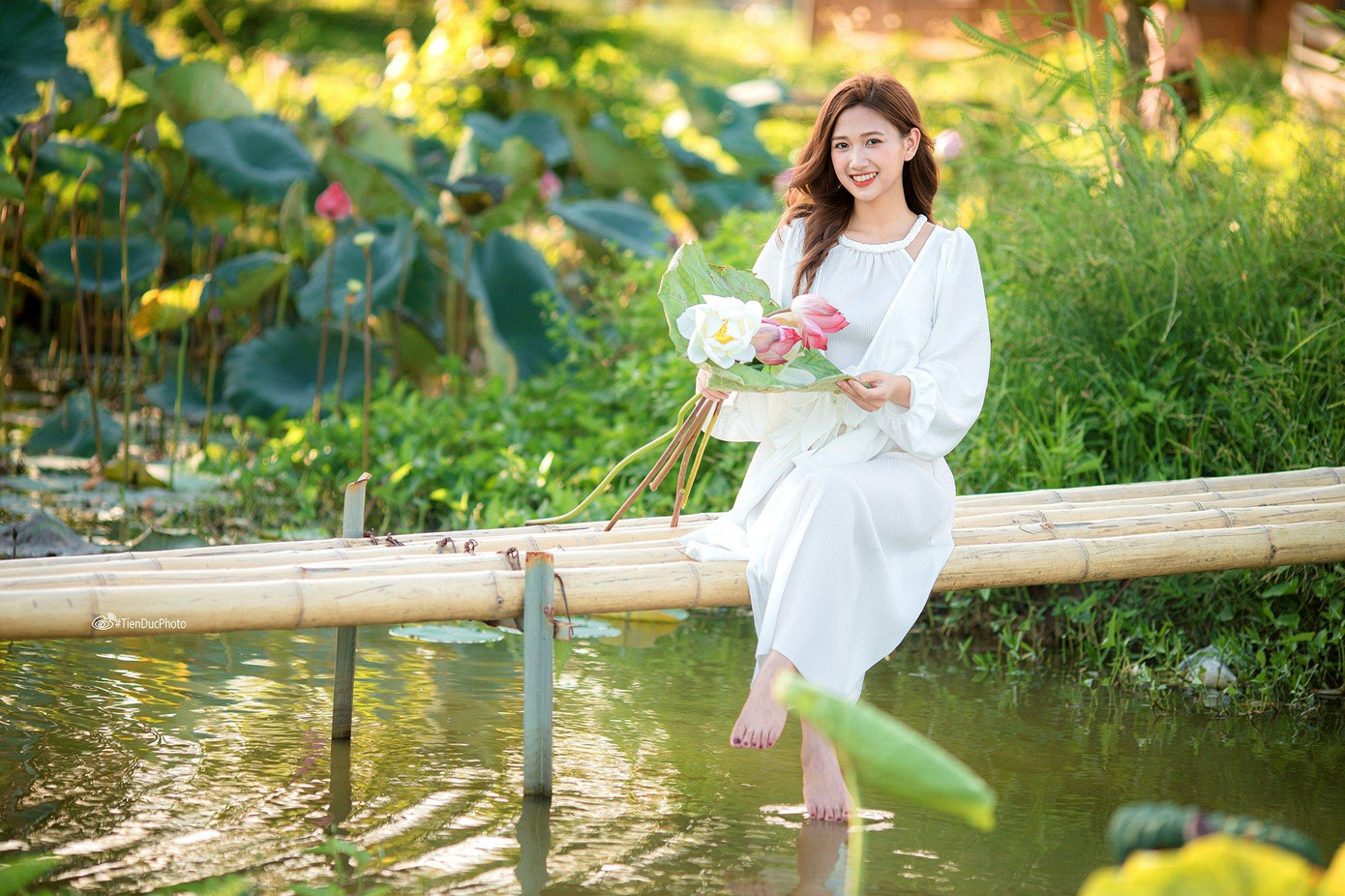 Hoa sen trong tâm thức của người Việt là biểu tượng của sự thuần khiết, trong sáng (Ảnh: Facebook Phạm Tiến Đức). Hoa sen trong tâm thức của người Việt là biểu tượng của sự thuần khiết, trong sáng (Ảnh: Facebook Phạm Tiến Đức).