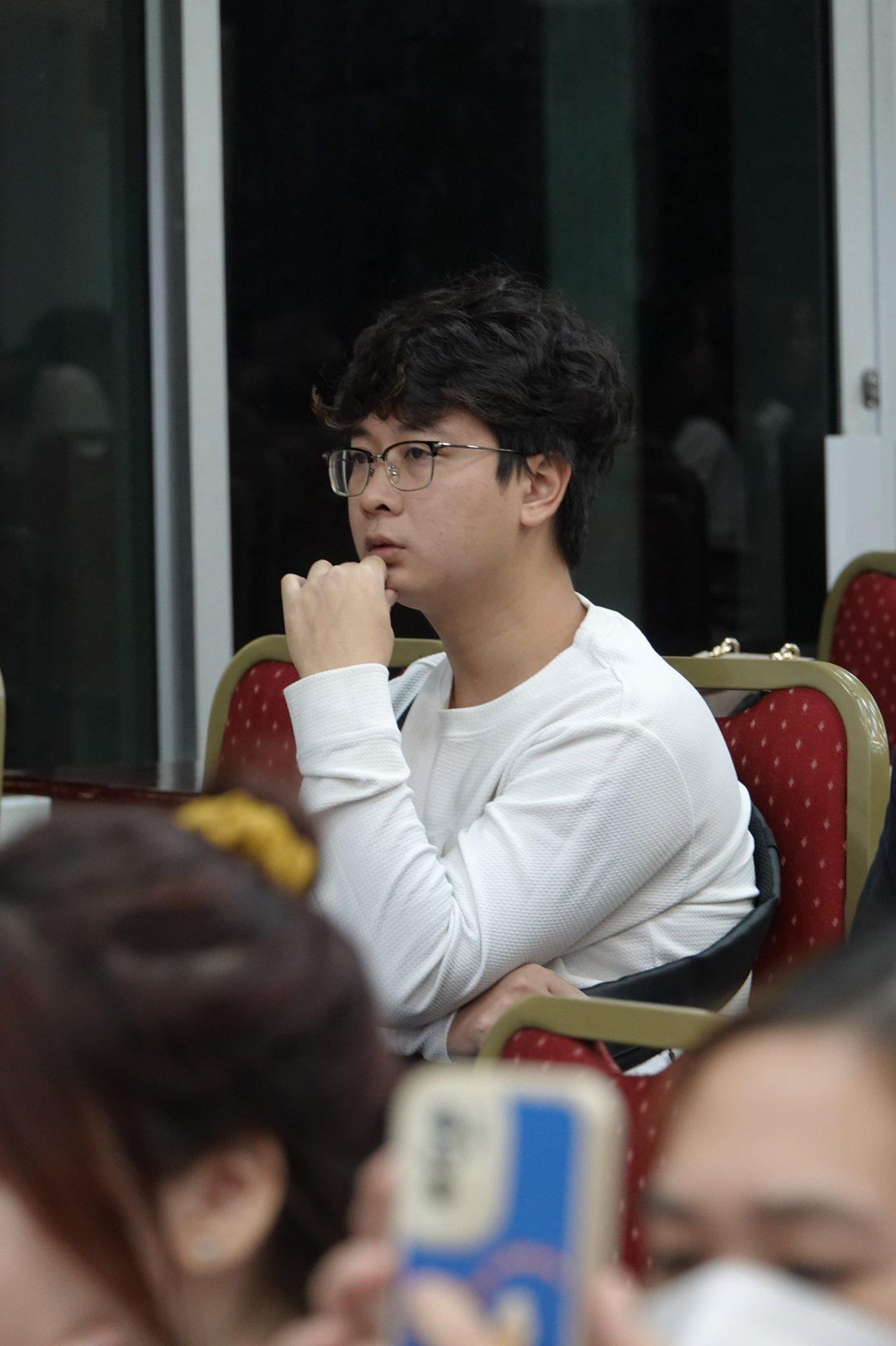 Hiện tại Trọng Tiến đang là Ủy viên Ban chấp hành Hội sinh viên và Chủ nhiệm Câu lạc bộ Truyền thông và Tuyển sinh.