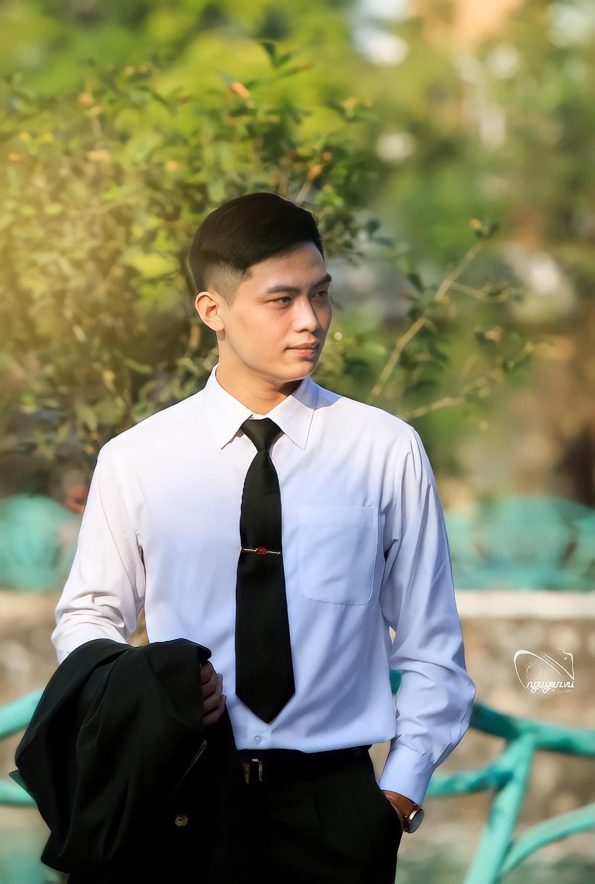 Môi trường rèn luyện trong quân ngũ luôn giúp mỗi một cá nhân có thói quen kỉ luật tốt hơn. Môi trường rèn luyện trong quân ngũ luôn giúp mỗi một cá nhân có thói quen kỉ luật tốt hơn.