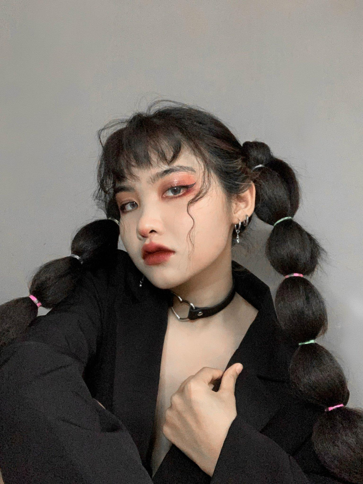 cô nàng luôn cập nhật cho bản thân những phong cách mới nhất, hợp ‘trend’ nhất. cô nàng luôn cập nhật cho bản thân những phong cách mới nhất, hợp ‘trend’ nhất.