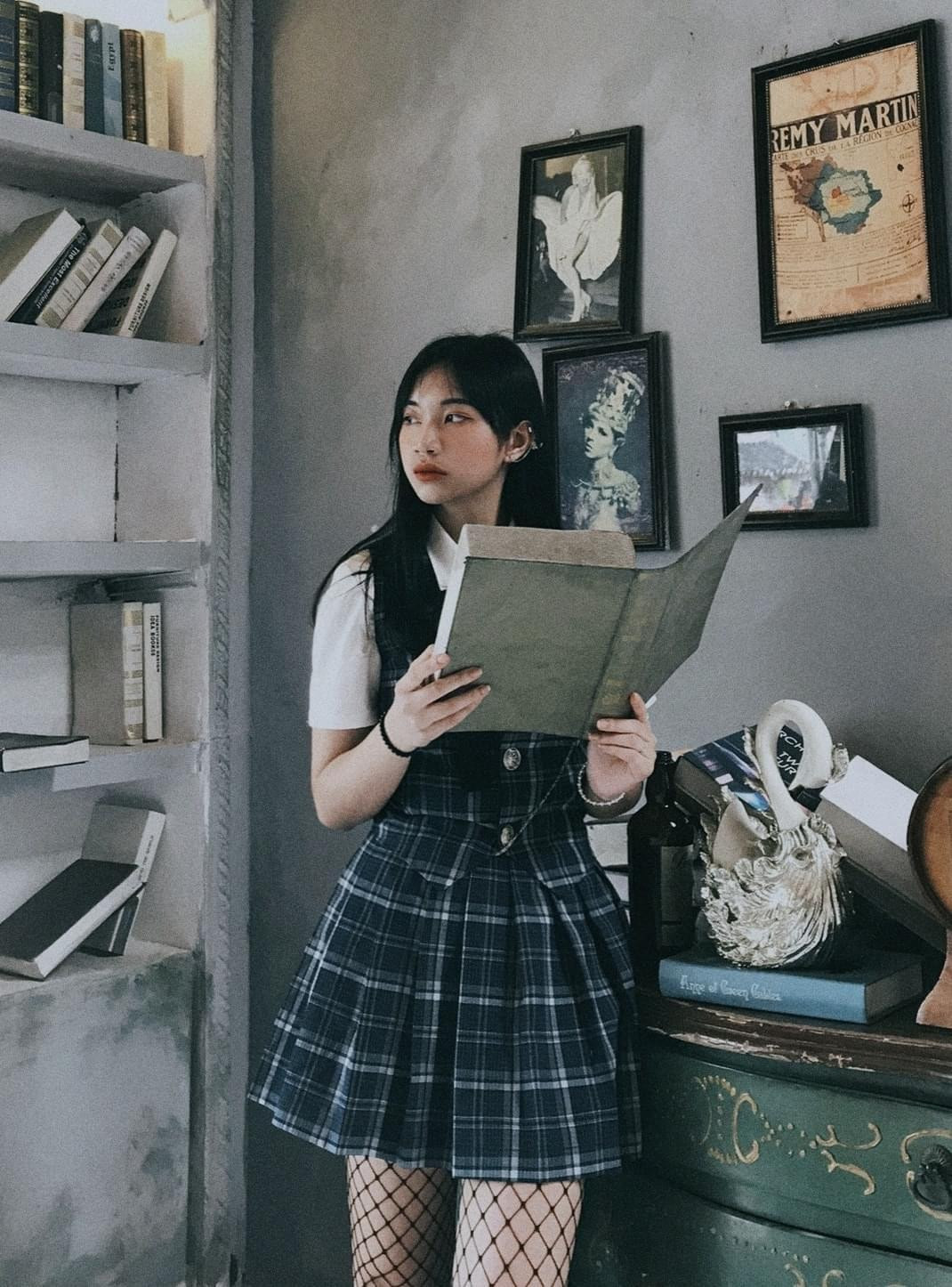 Ngô Quỳnh Giang, hiện là sinh viên năm nhất khoa Truyền thông và Văn hoá đối ngoại – Học viện Ngoại giao.