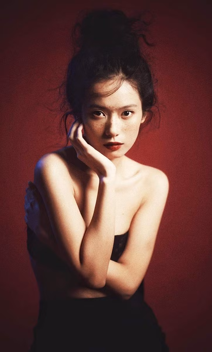 Đường Thanh Bình (sinh năm 1999) được biết đến là gương mặt mẫu ảnh quen thuộc tại Hà Nội. Đường Thanh Bình (sinh năm 1999) được biết đến là gương mặt mẫu ảnh quen thuộc tại Hà Nội.